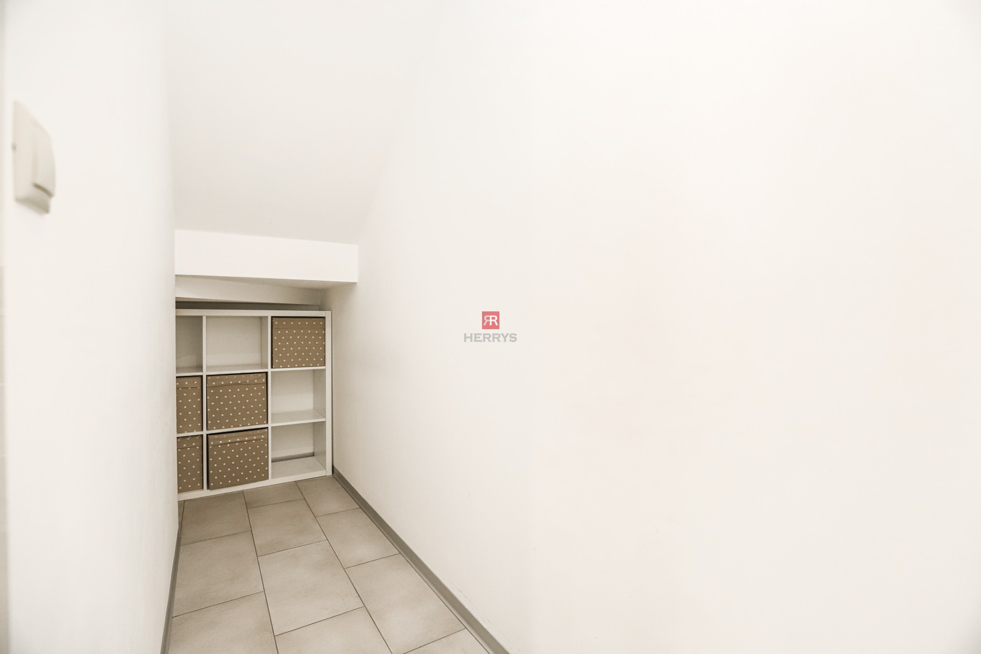 HERRYS - Na prenájom nadštandardný 3i DOM s terasou, záhradou a parkovaním v uzavretom areáli.