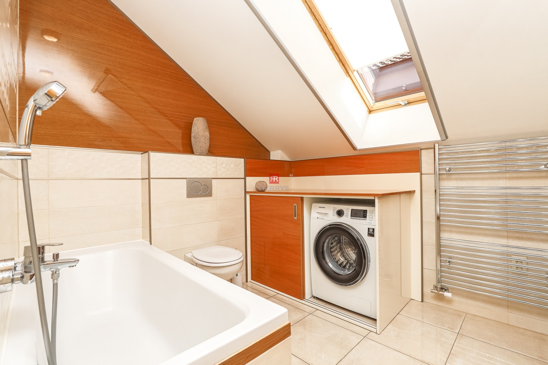 HERRYS - Na prenájom nadštandardný 3i DOM s terasou, záhradou a parkovaním v uzavretom areáli.