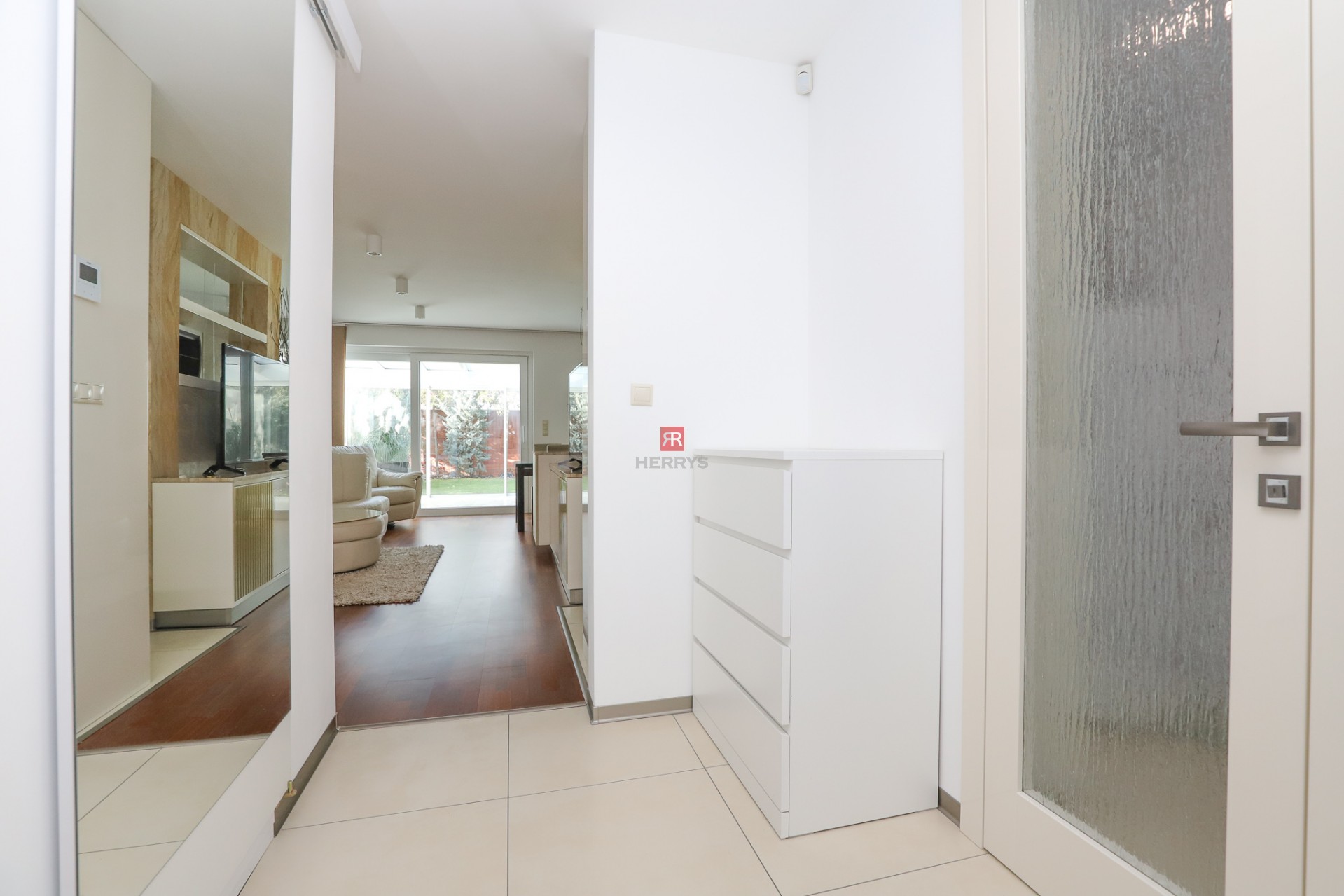 HERRYS - Na prenájom nadštandardný 3i DOM s terasou, záhradou a parkovaním v uzavretom areáli.