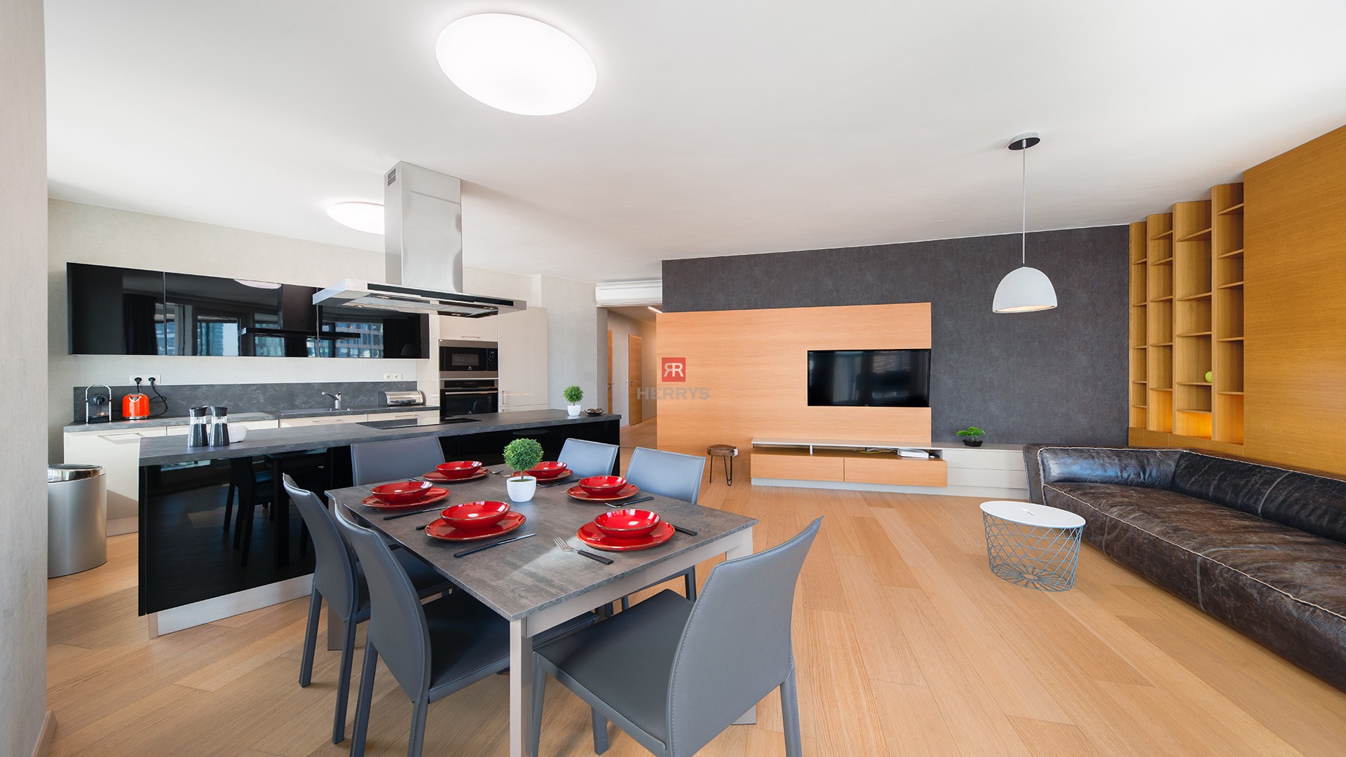HERRYS - For rent above-standard 3 -room apartment in Panorama City in the Old Town, parking