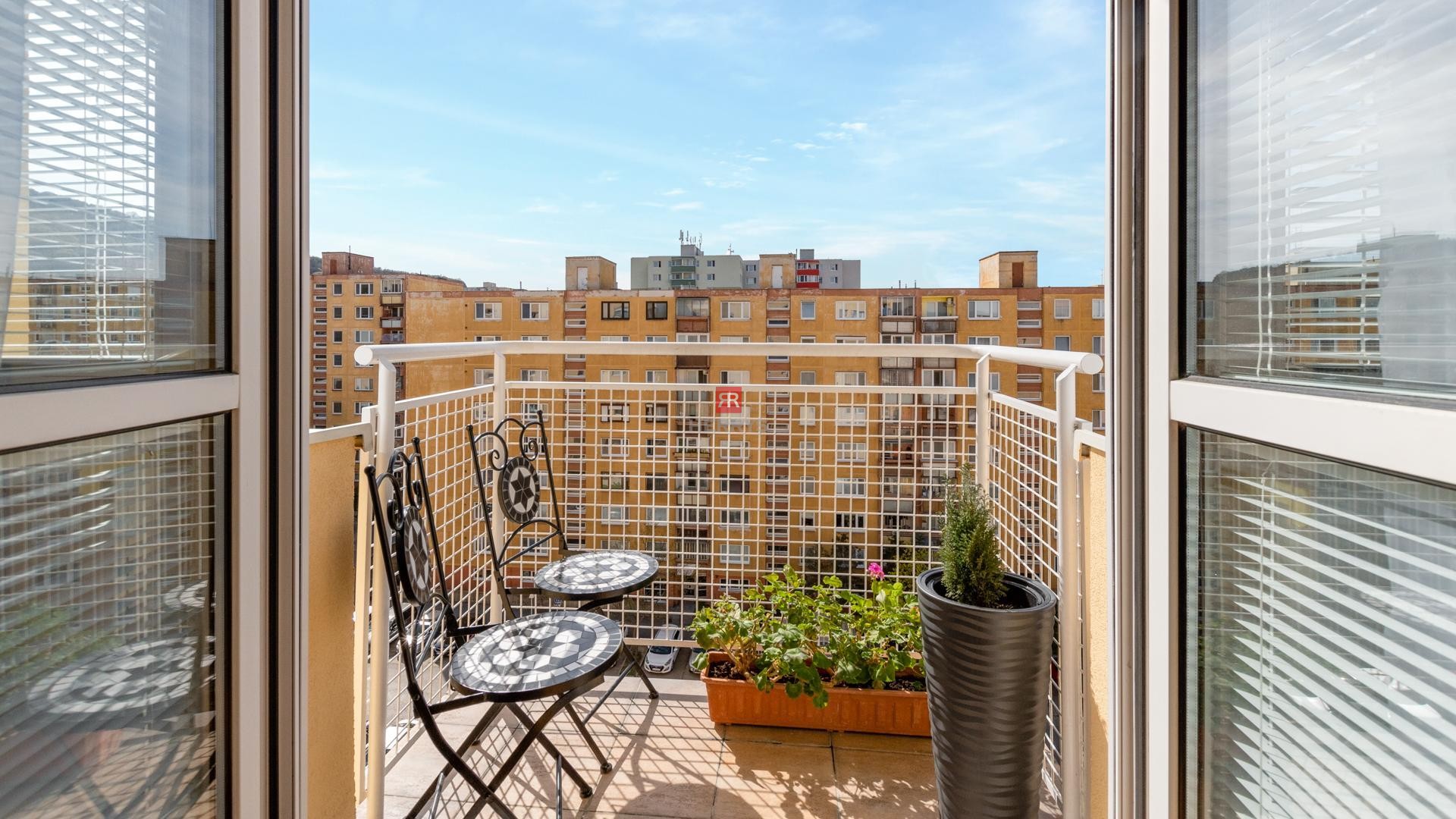 HERRYS - Na predaj zariadený 1 izbový byt s balkónom v Devínskej Novej Vsi