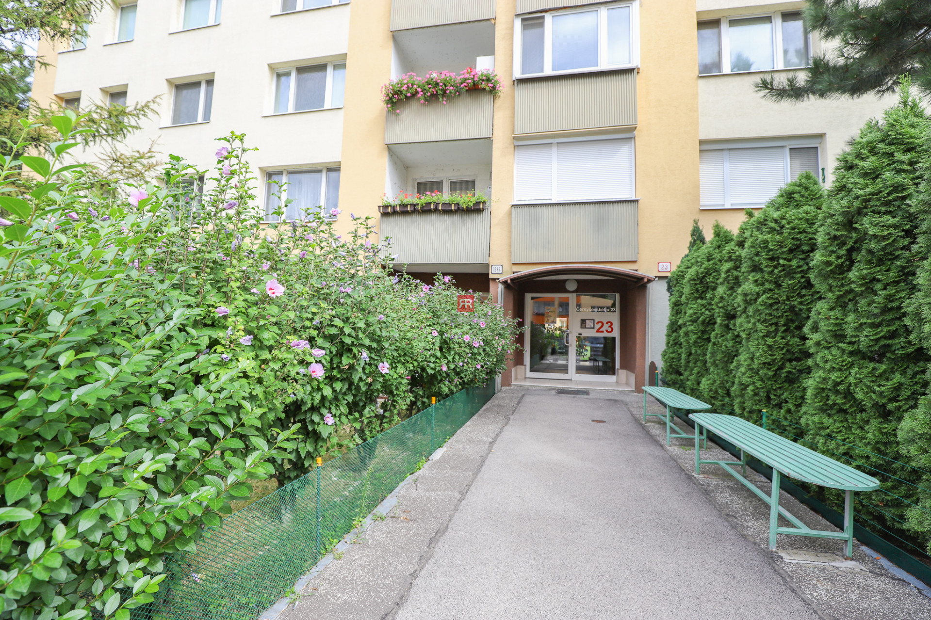 HERRYS - Spacious 3-room apartment for rent after complete renovation