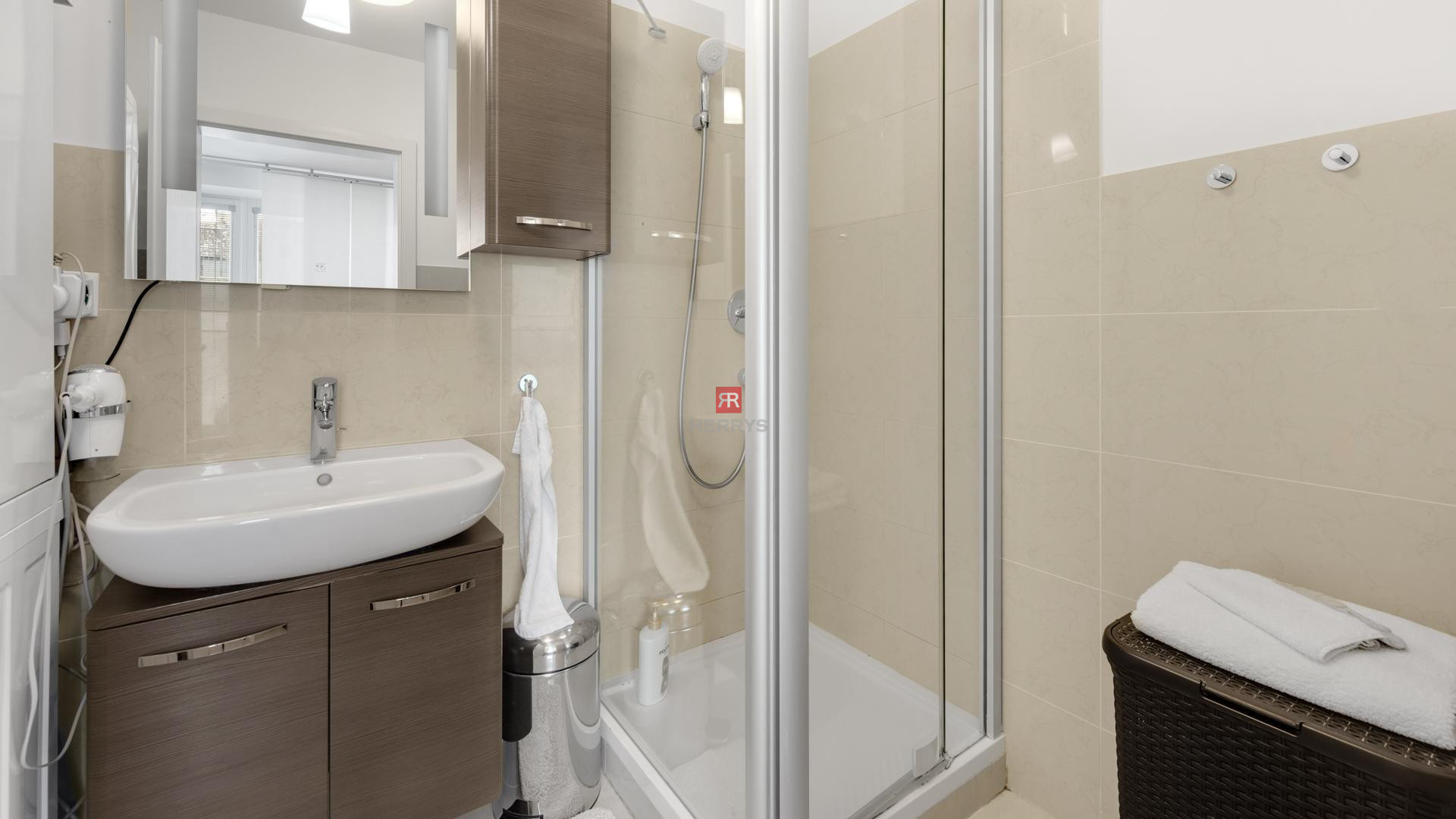 HERRYS, For rent cozy 2 bedroom apartment with a garage in the Podjavorinska Residence