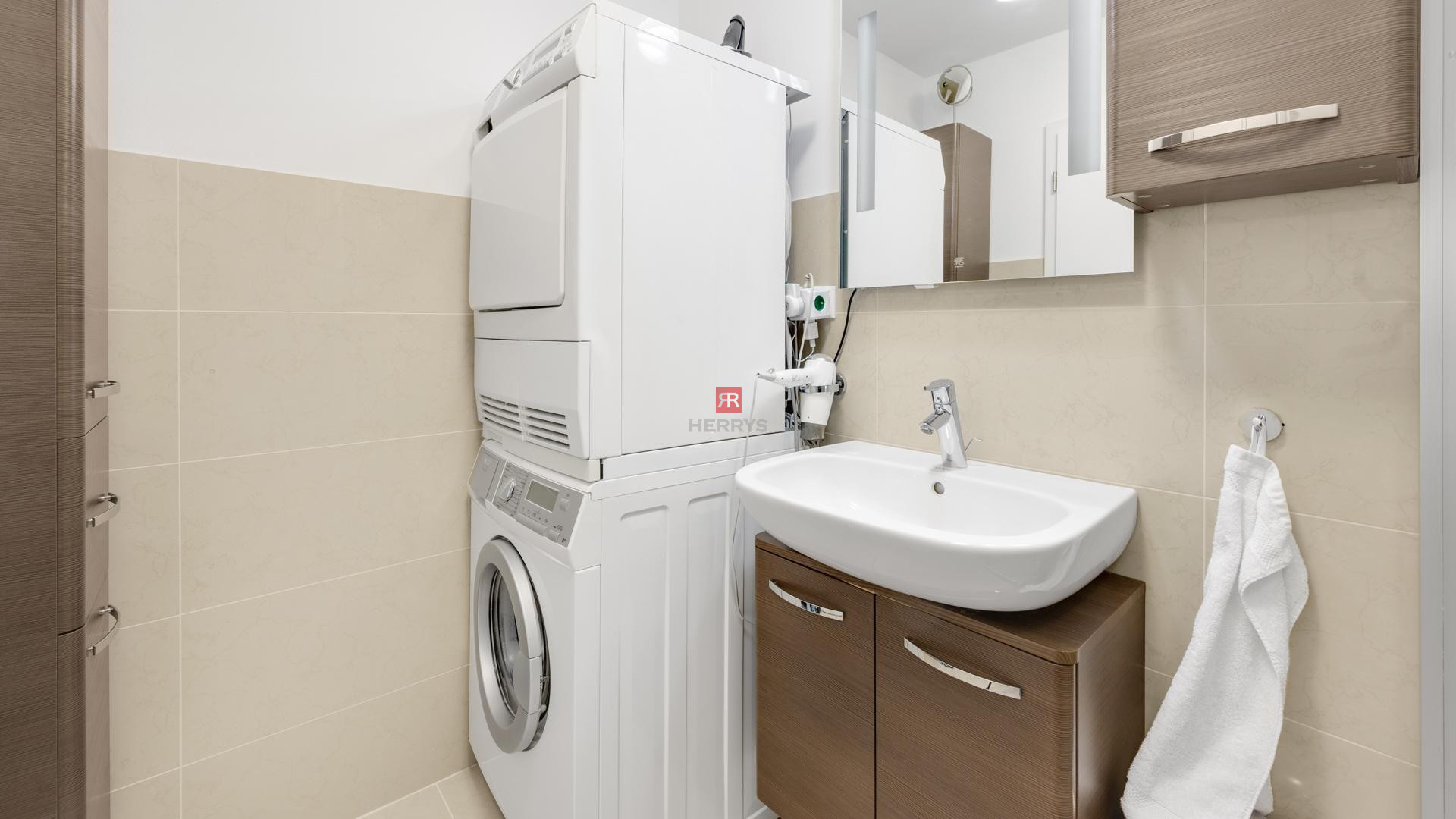 HERRYS, For rent cozy 2 bedroom apartment with a garage in the Podjavorinska Residence