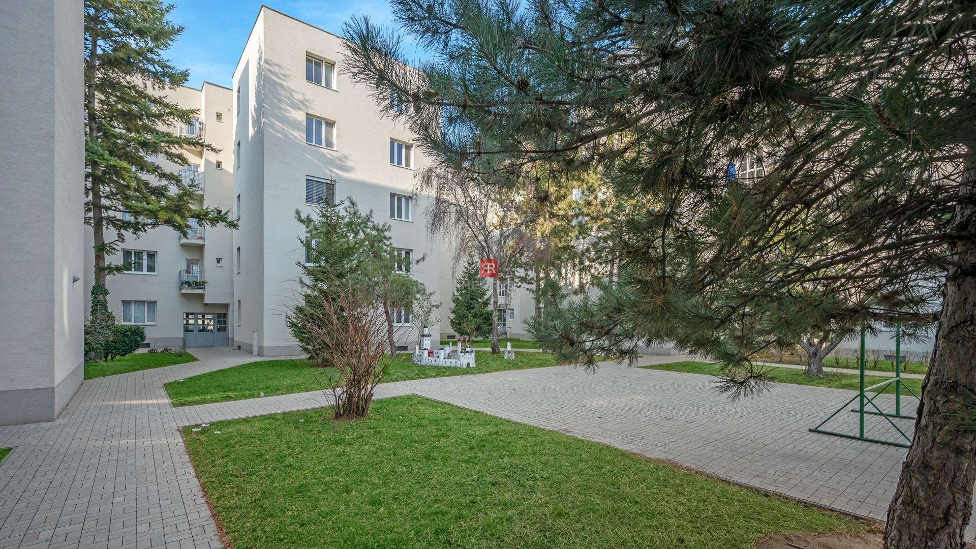 HERRYS - For rent sunny 2 rooms apartment in great location in Nová Doba near Kuchajda