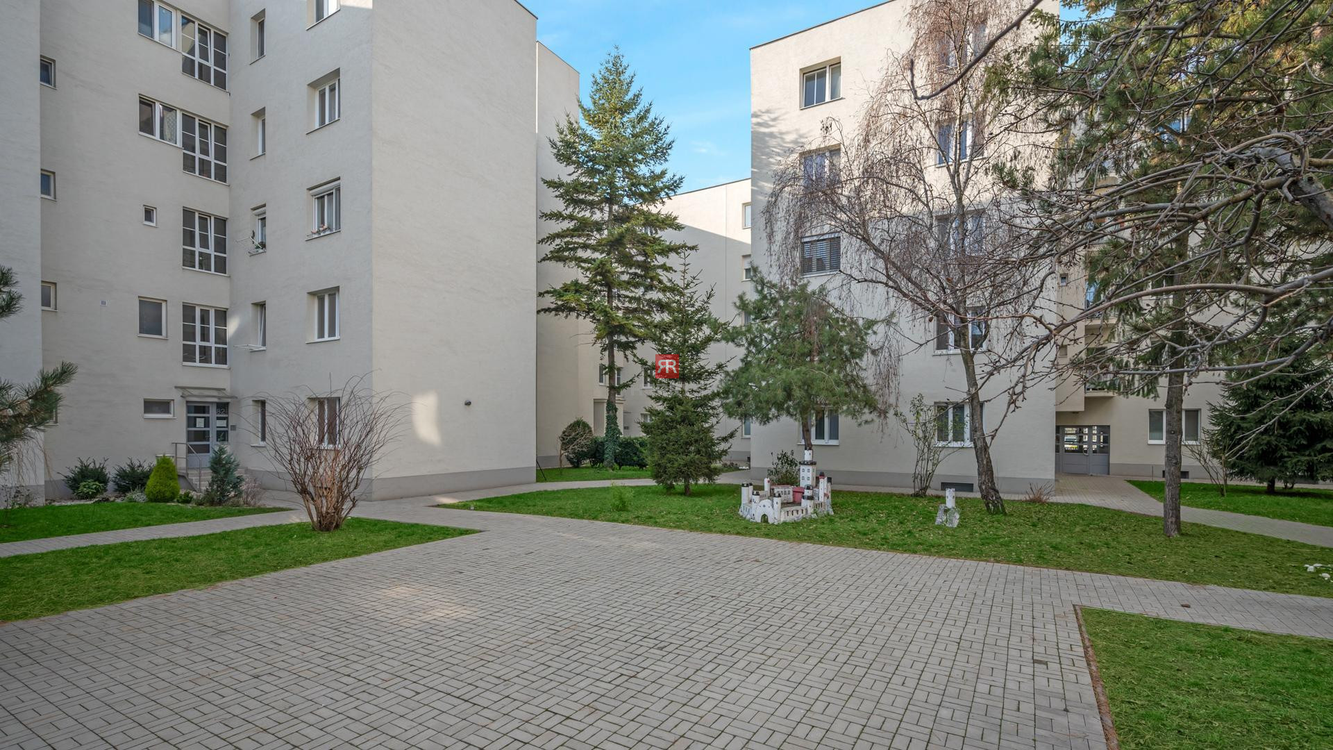 HERRYS - For rent sunny 2 rooms apartment in great location in Nová Doba near Kuchajda