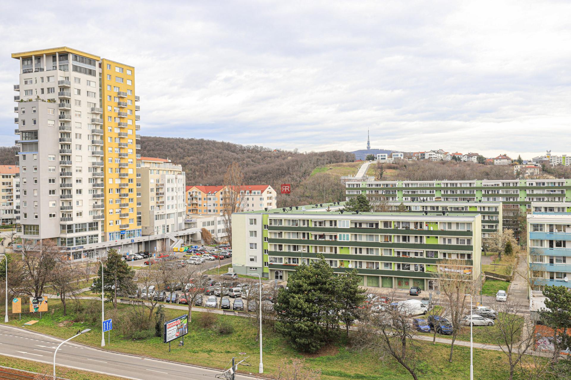 HERRYS - Na prenájom kompletne zrekonštruovaný 1 izbový byt s krásnym výhľadom, malý psík povolený