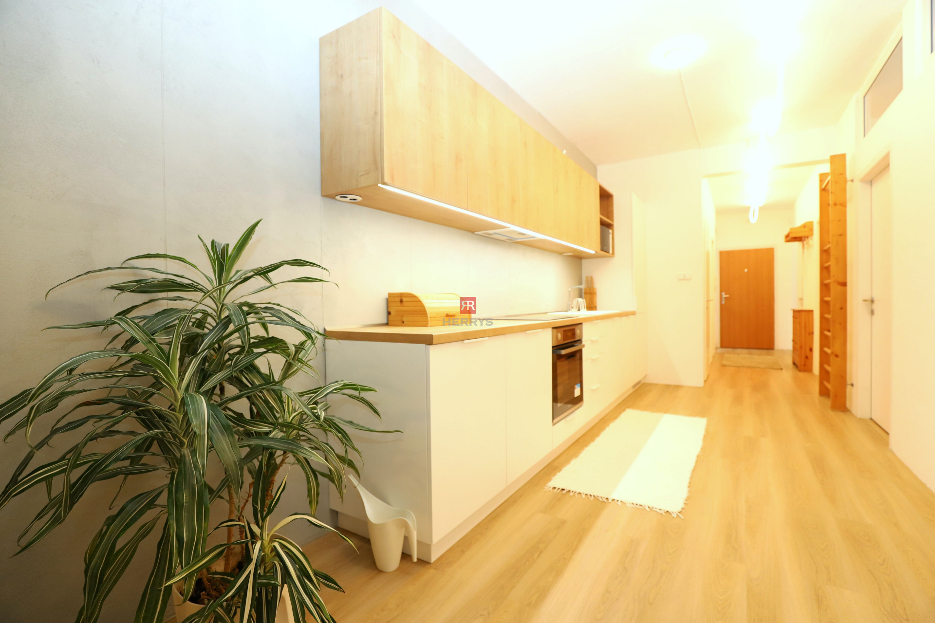 HERRYS - Na prenájom kompletne zariadený 3 - izbový byt na Vajnorskej ulici v objekte Nová Doba I.