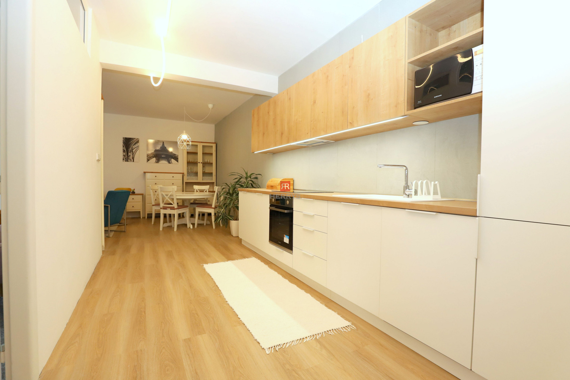 HERRYS - Na prenájom kompletne zariadený 3 - izbový byt na Vajnorskej ulici v objekte Nová Doba I.