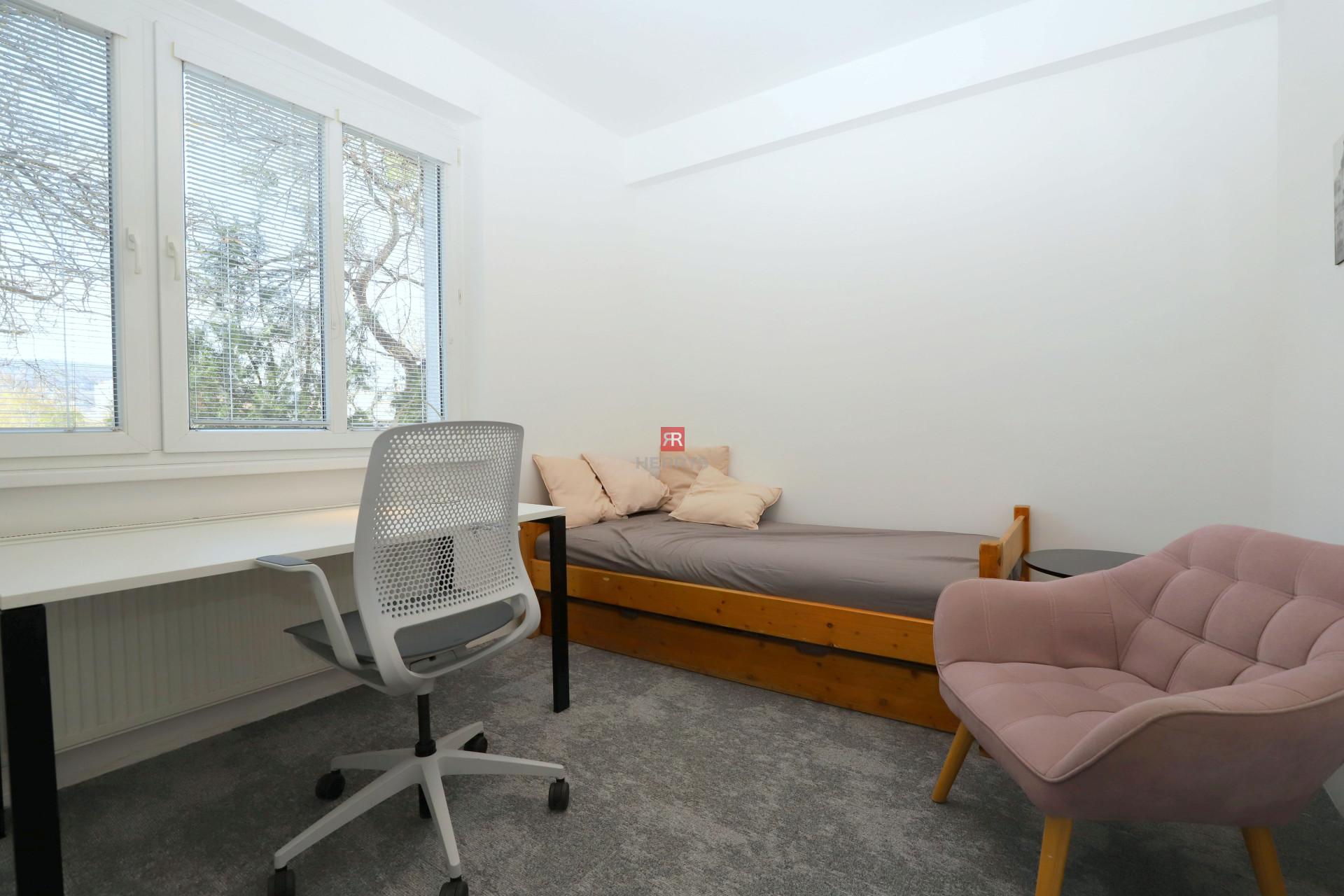 HERRYS - Na prenájom kompletne zariadený 3 - izbový byt na Vajnorskej ulici v objekte Nová Doba I.