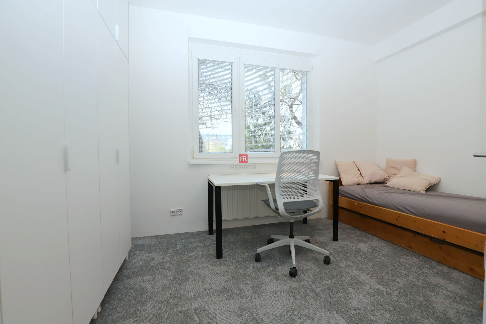 HERRYS - Na prenájom kompletne zariadený 3 - izbový byt na Vajnorskej ulici v objekte Nová Doba I.