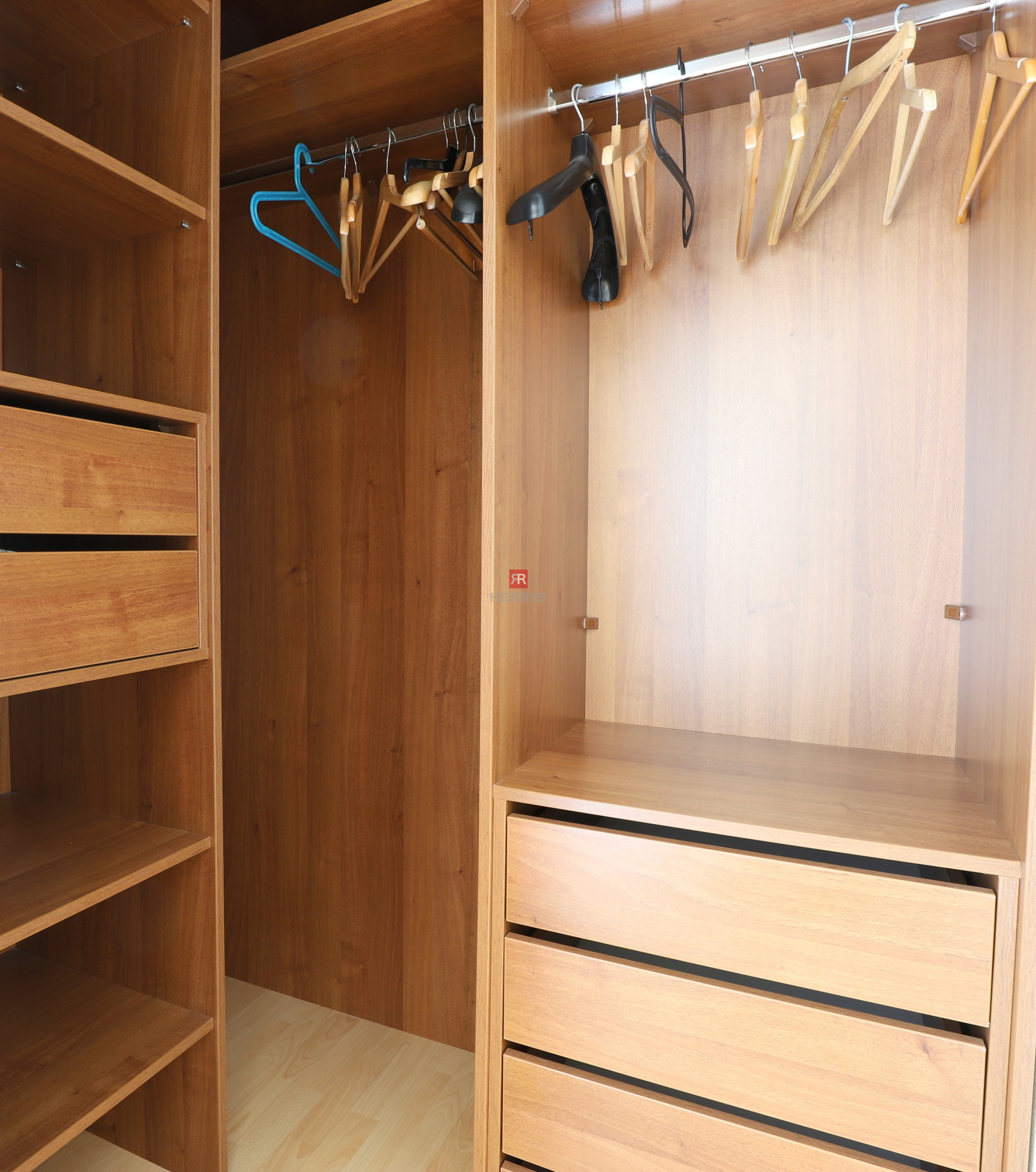 HERRYS - Fully furnished large 4-room apartment for rent in Vrakuni-Armenska street