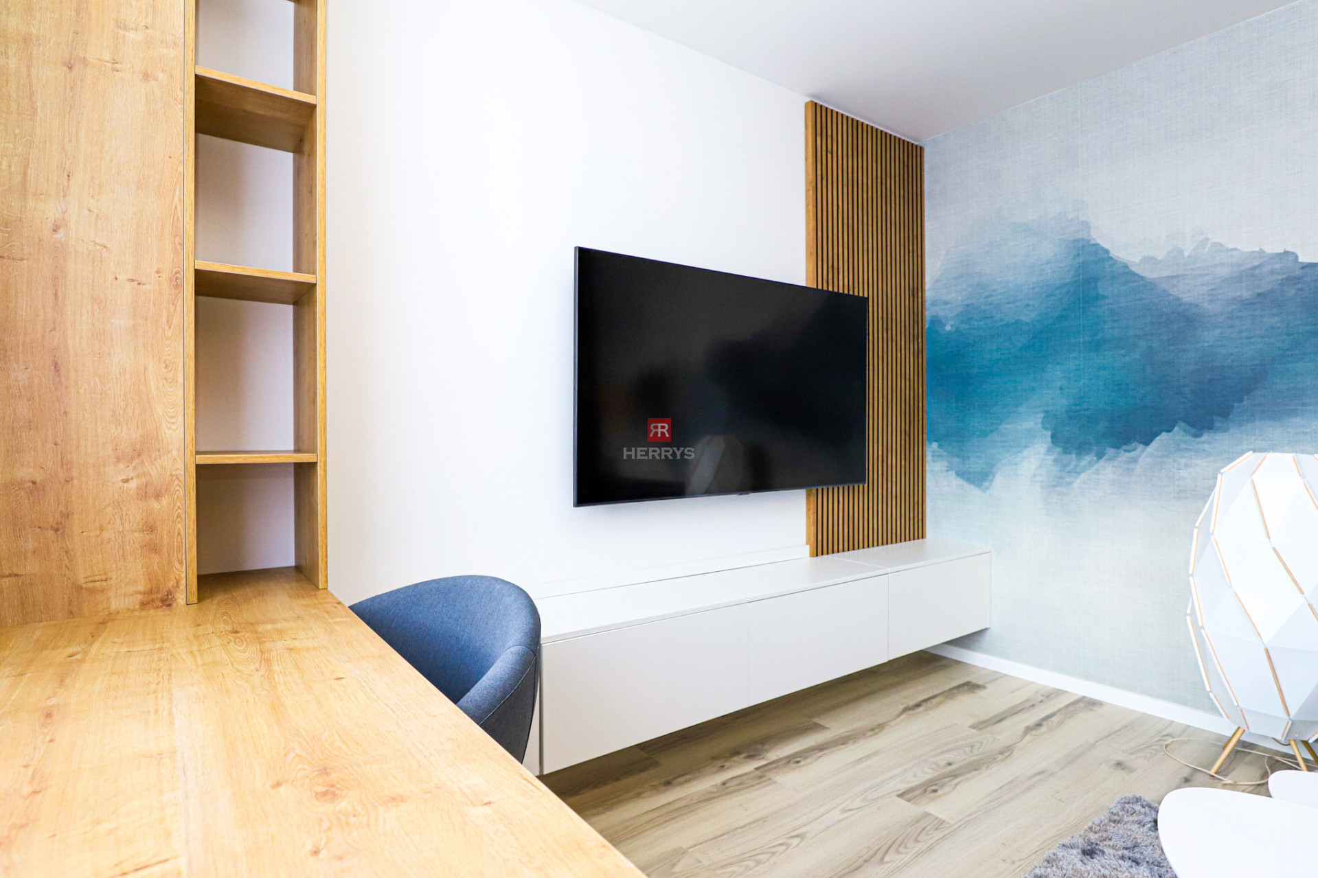 HERRYS - Na prenájom dizajnový 2 izbový byt v centre mesta