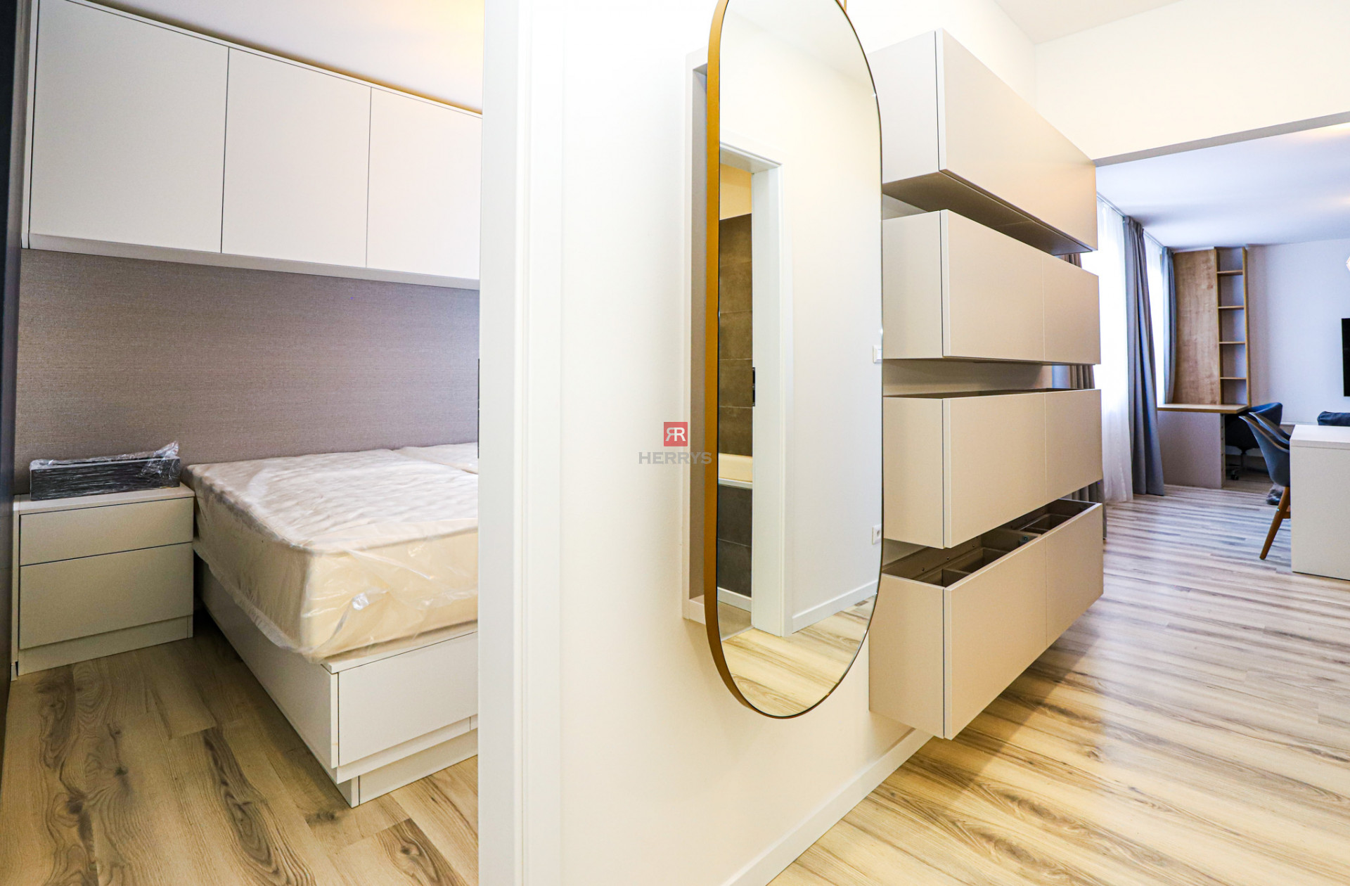 HERRYS - Na prenájom dizajnový 2 izbový byt v centre mesta