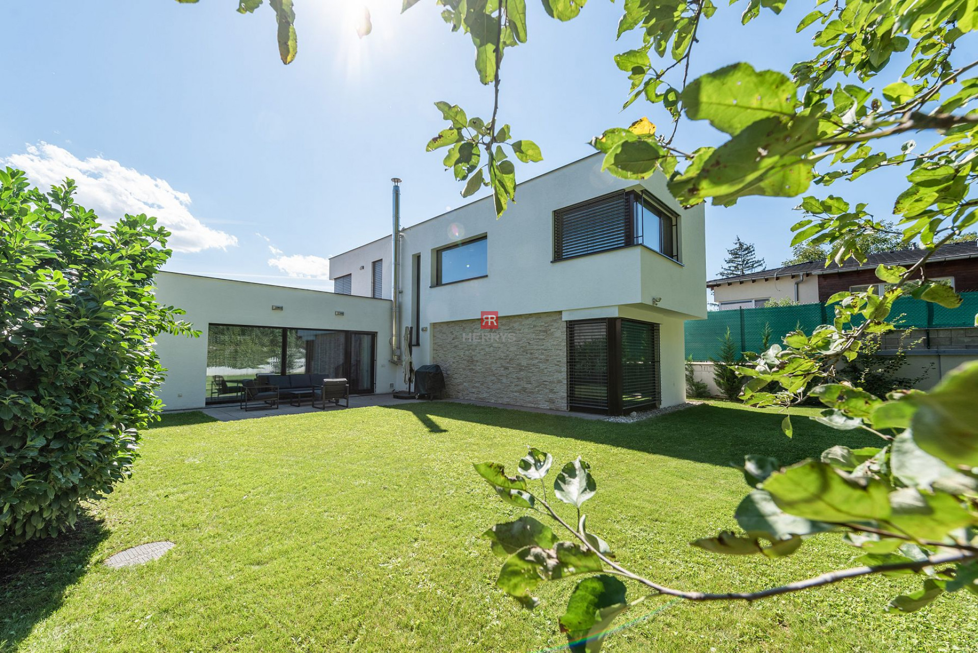 HERRYS - For rent a sunny 4-room family house with a beautiful garden in Devín