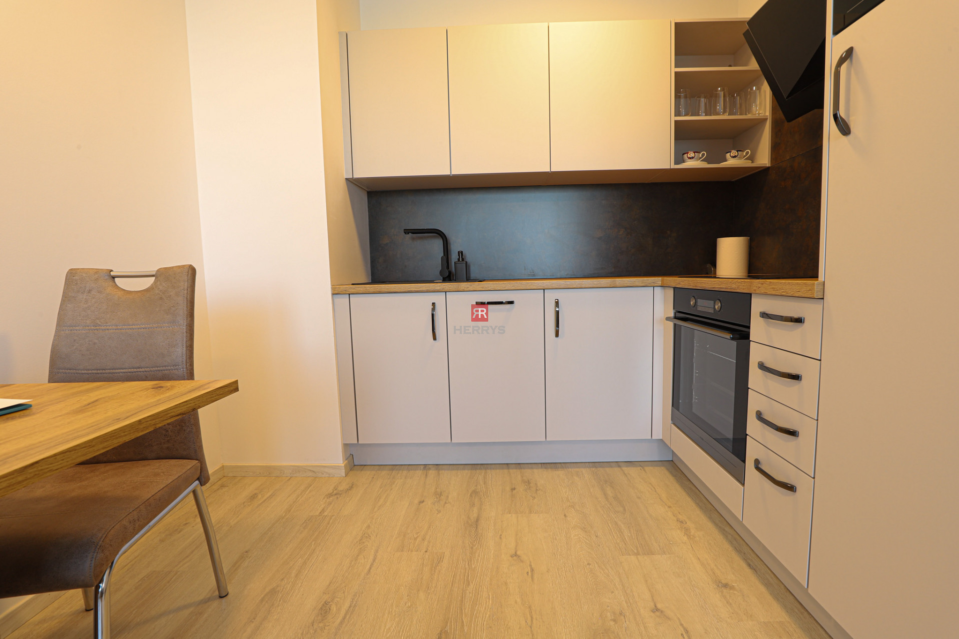 HERRYS - Na prenájom moderný 2-izbový byt v Ovocných sadoch, Ružinov