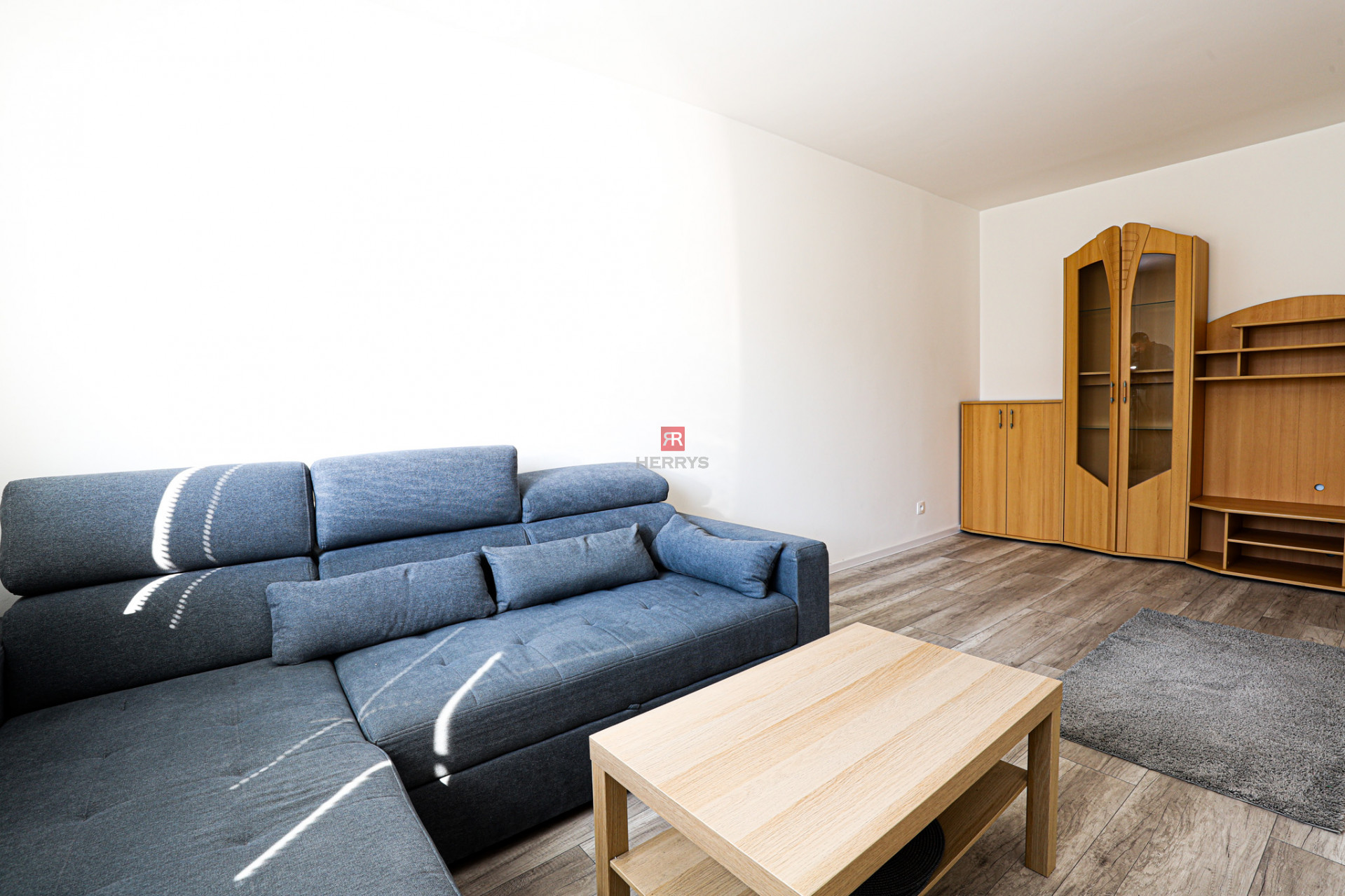 HERRYS - For rent, completely renovated 2-room apartment on Osuského Street.