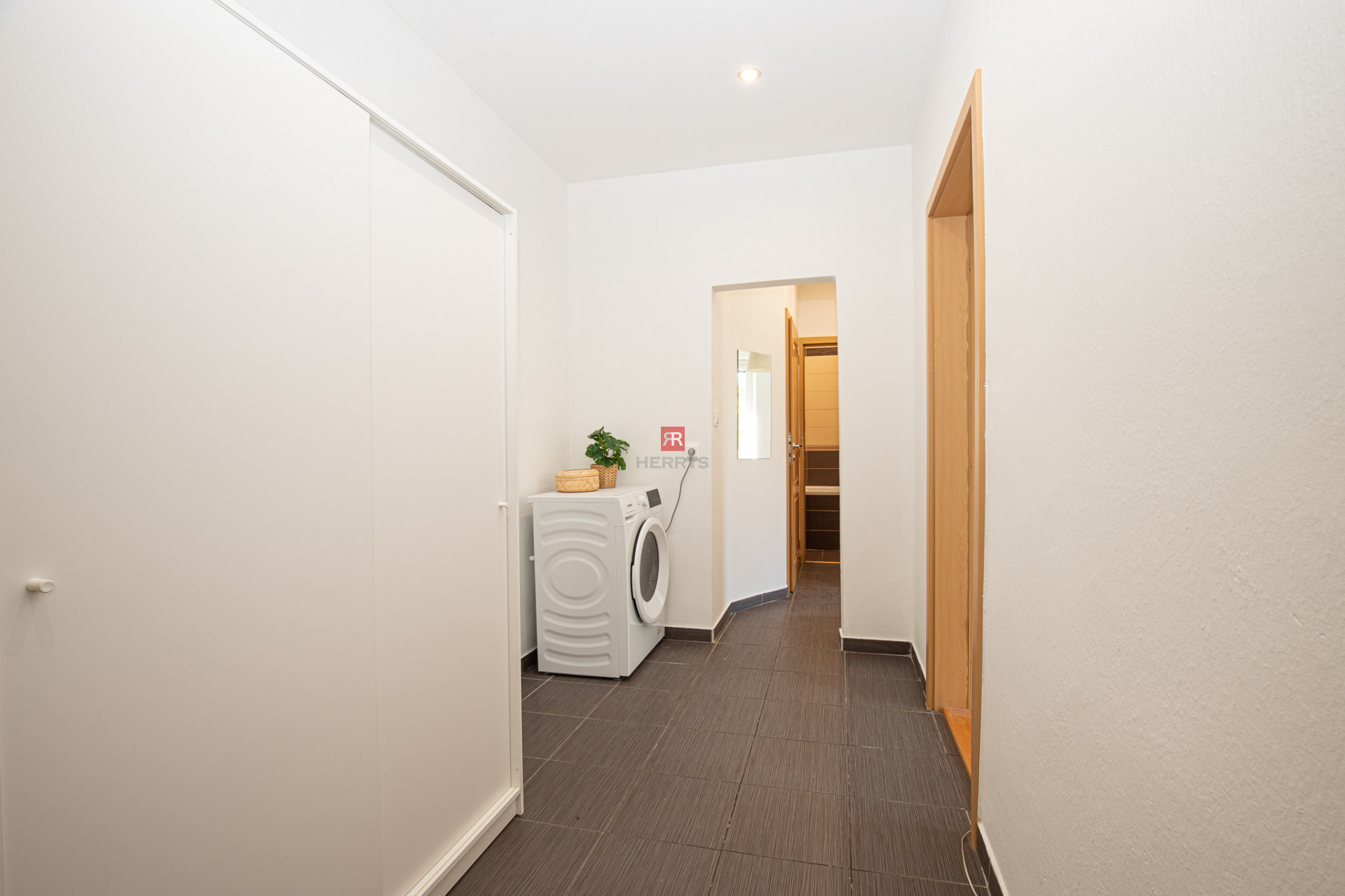 HERRYS - Na prenájom priestranný 3 izbový byt v lokalite Nivy s internetom a TV