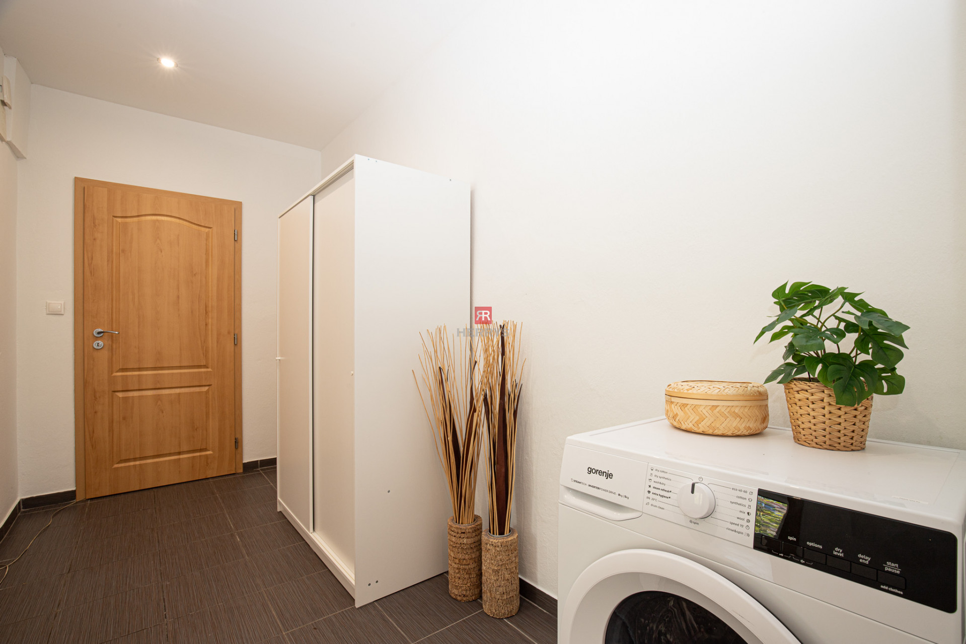 HERRYS - Na prenájom priestranný 3 izbový byt v lokalite Nivy s internetom a TV