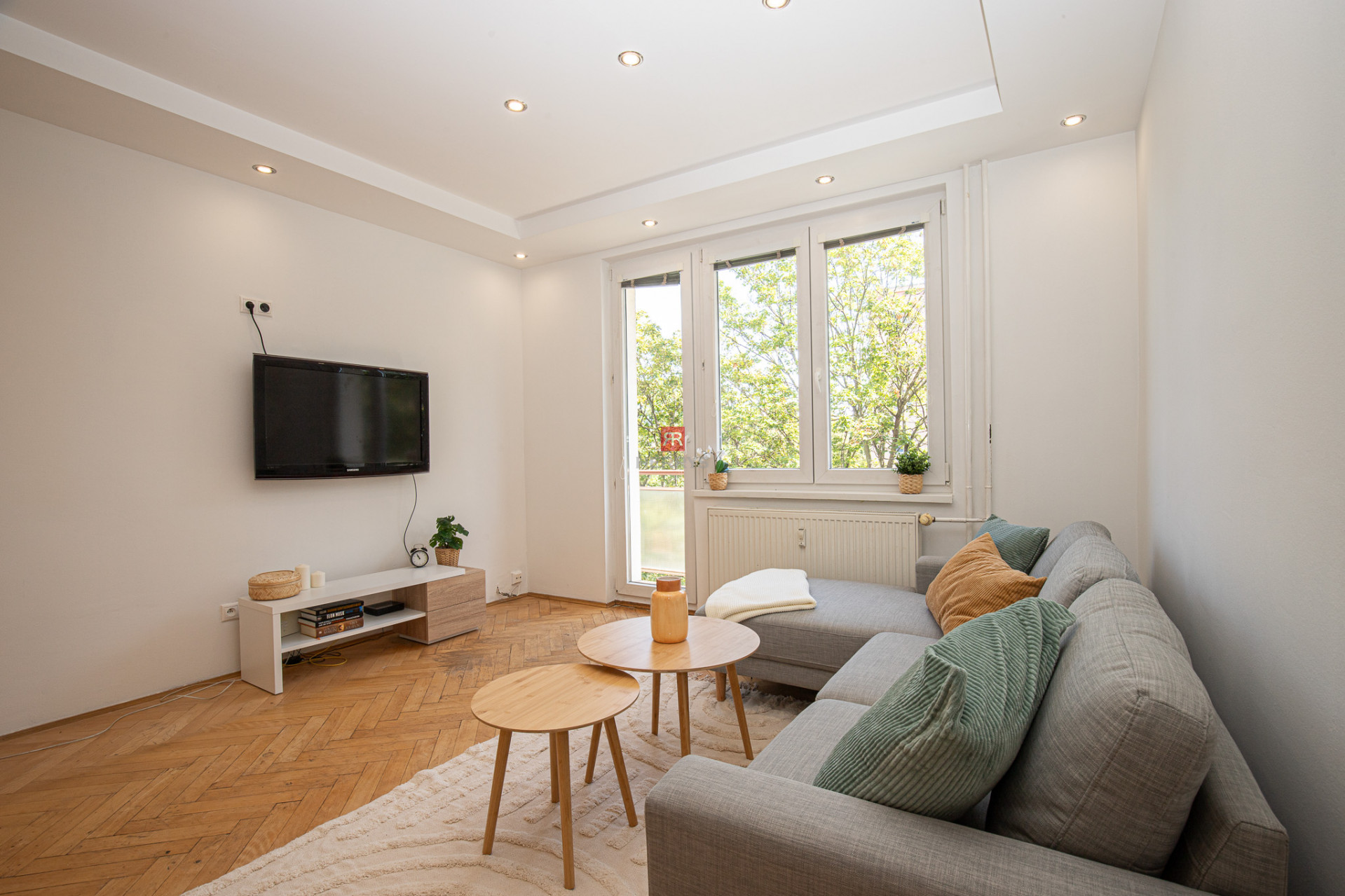 HERRYS - Na prenájom priestranný 3 izbový byt v lokalite Nivy s internetom a TV