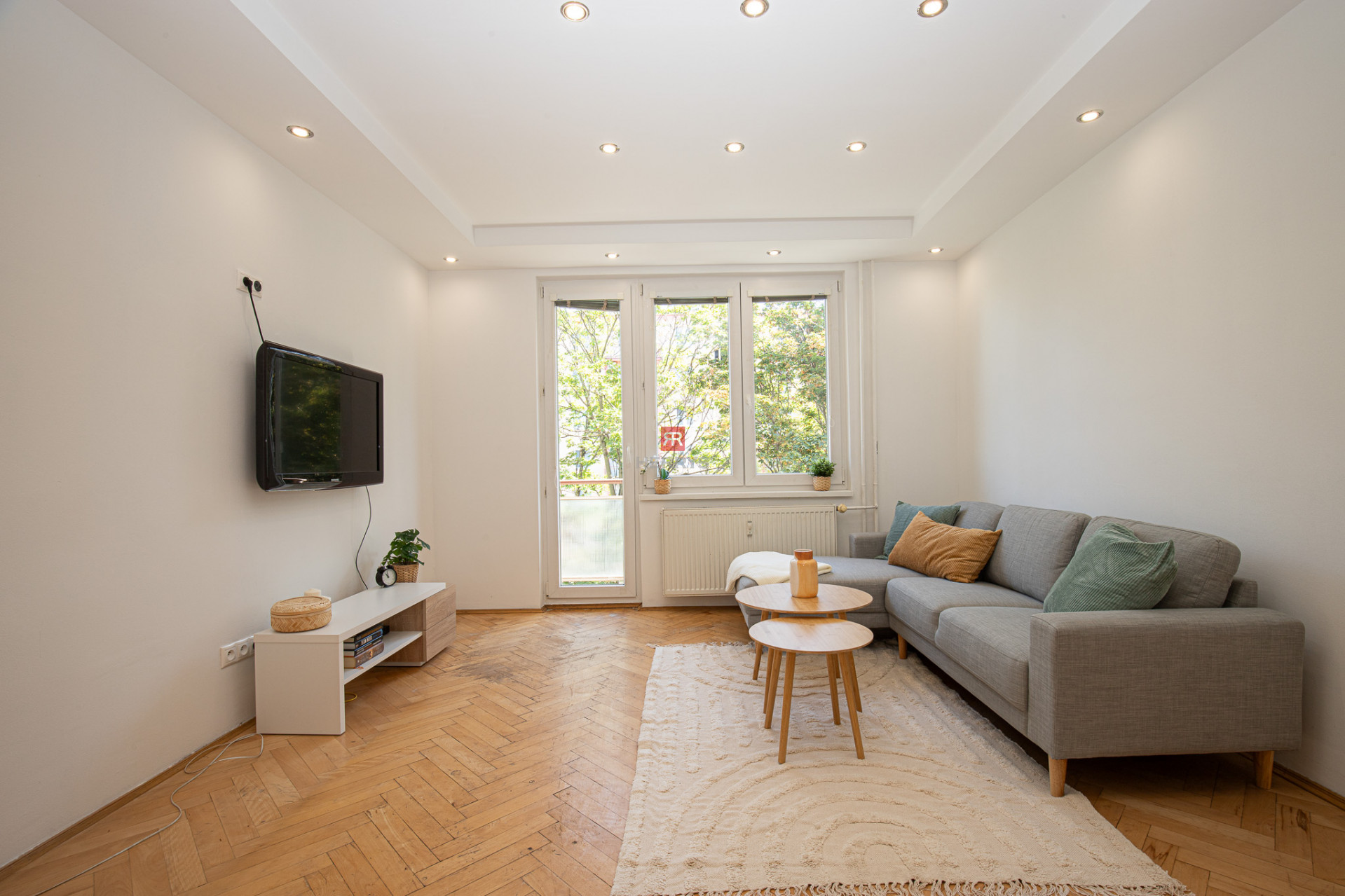 HERRYS - Na prenájom priestranný 3 izbový byt v lokalite Nivy s internetom a TV