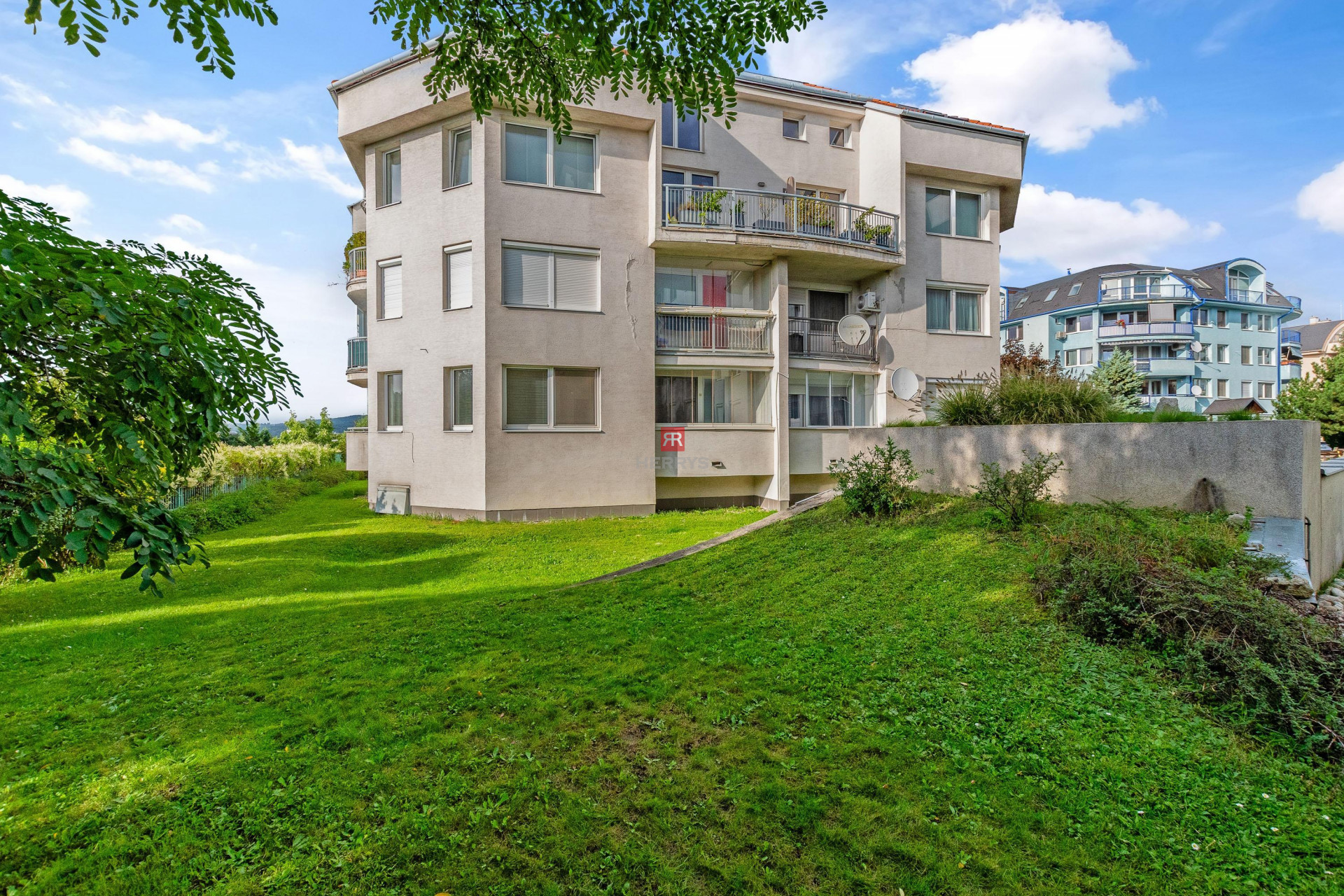 HERRYS - Na predaj výnimočný 5-izbový byt v krásnej lokalite pri Horskom parku