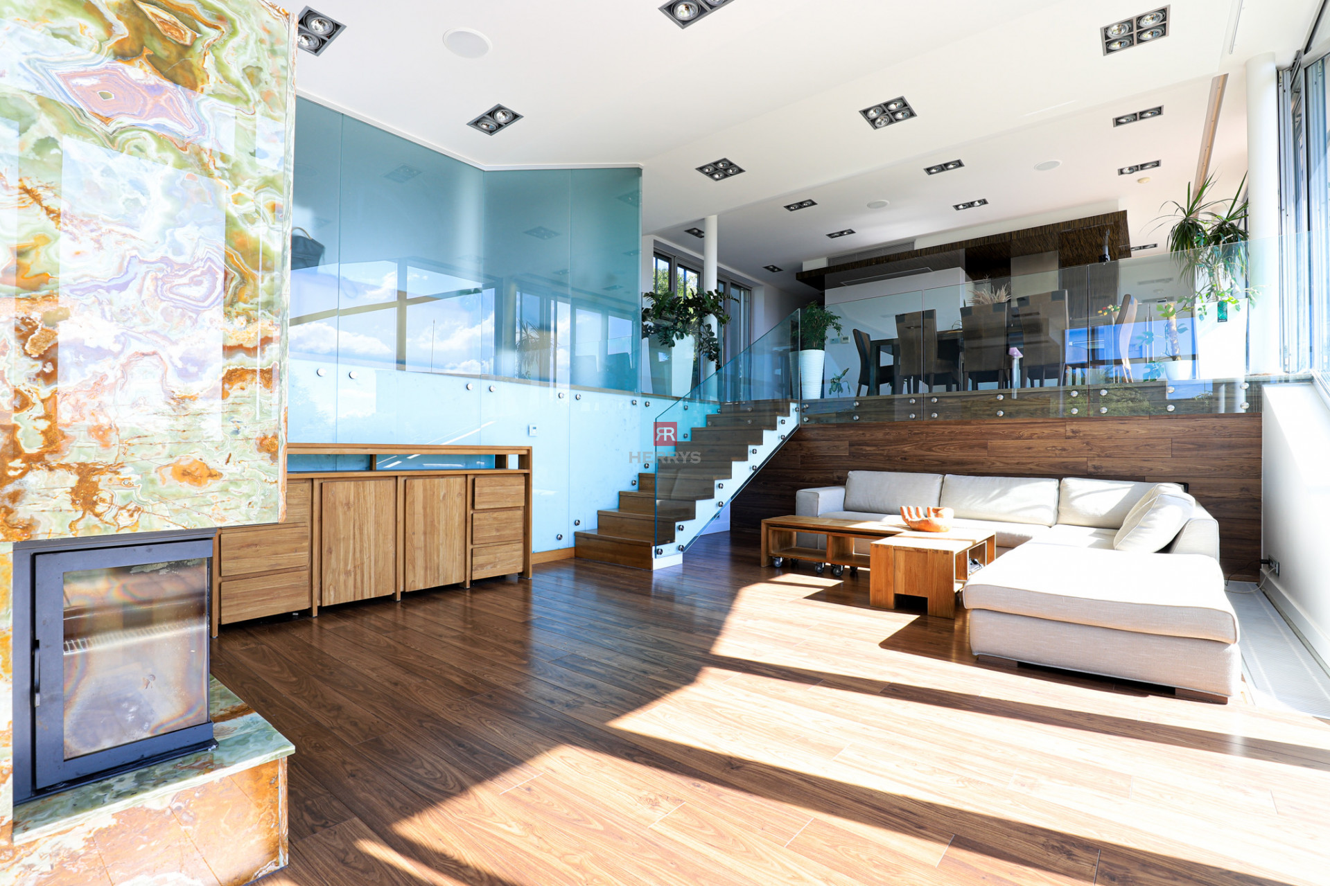 HERRYS - Prenájom priestrannej rodinnej vily s garážou v uzavretom areáli pri lesoparku