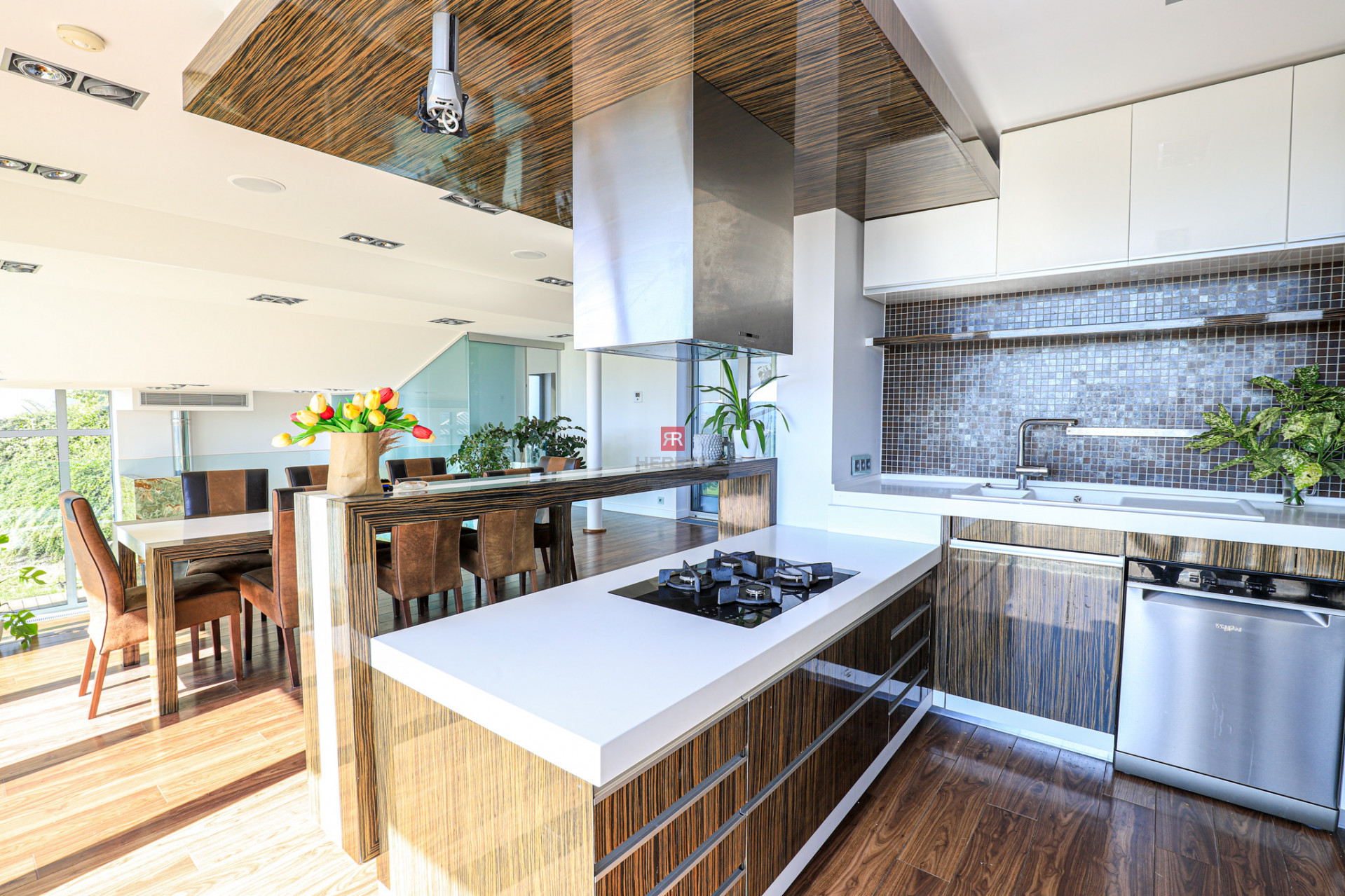 HERRYS - Prenájom priestrannej rodinnej vily s garážou v uzavretom areáli pri lesoparku