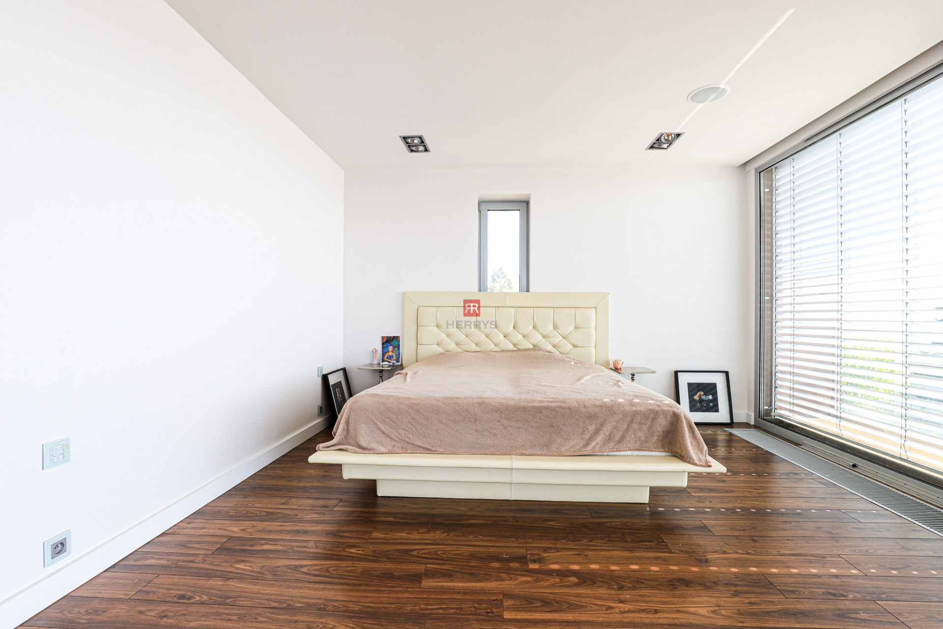 HERRYS - Prenájom priestrannej rodinnej vily s garážou v uzavretom areáli pri lesoparku