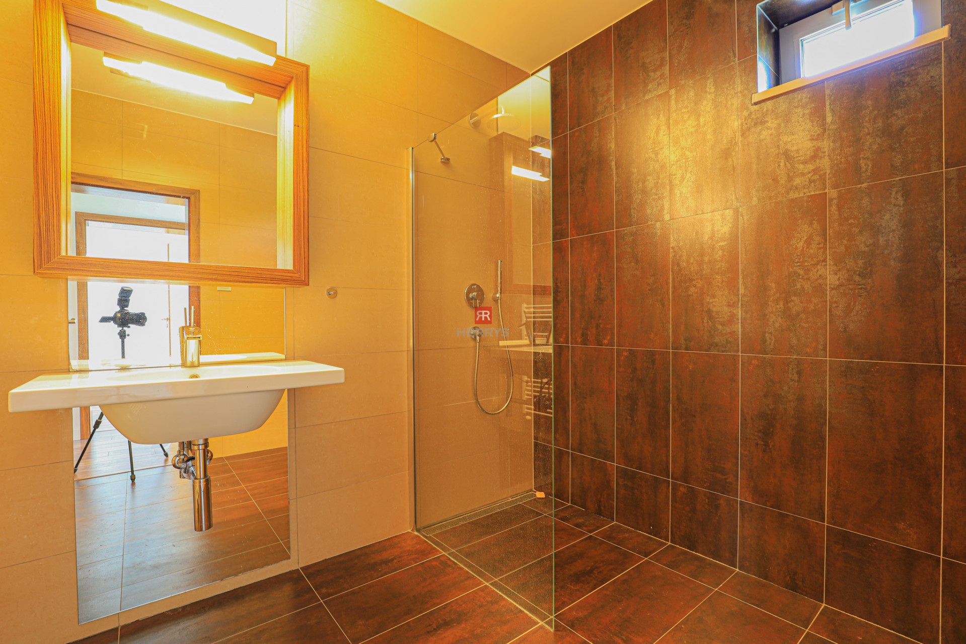 HERRYS - Prenájom priestrannej rodinnej vily s garážou v uzavretom areáli pri lesoparku