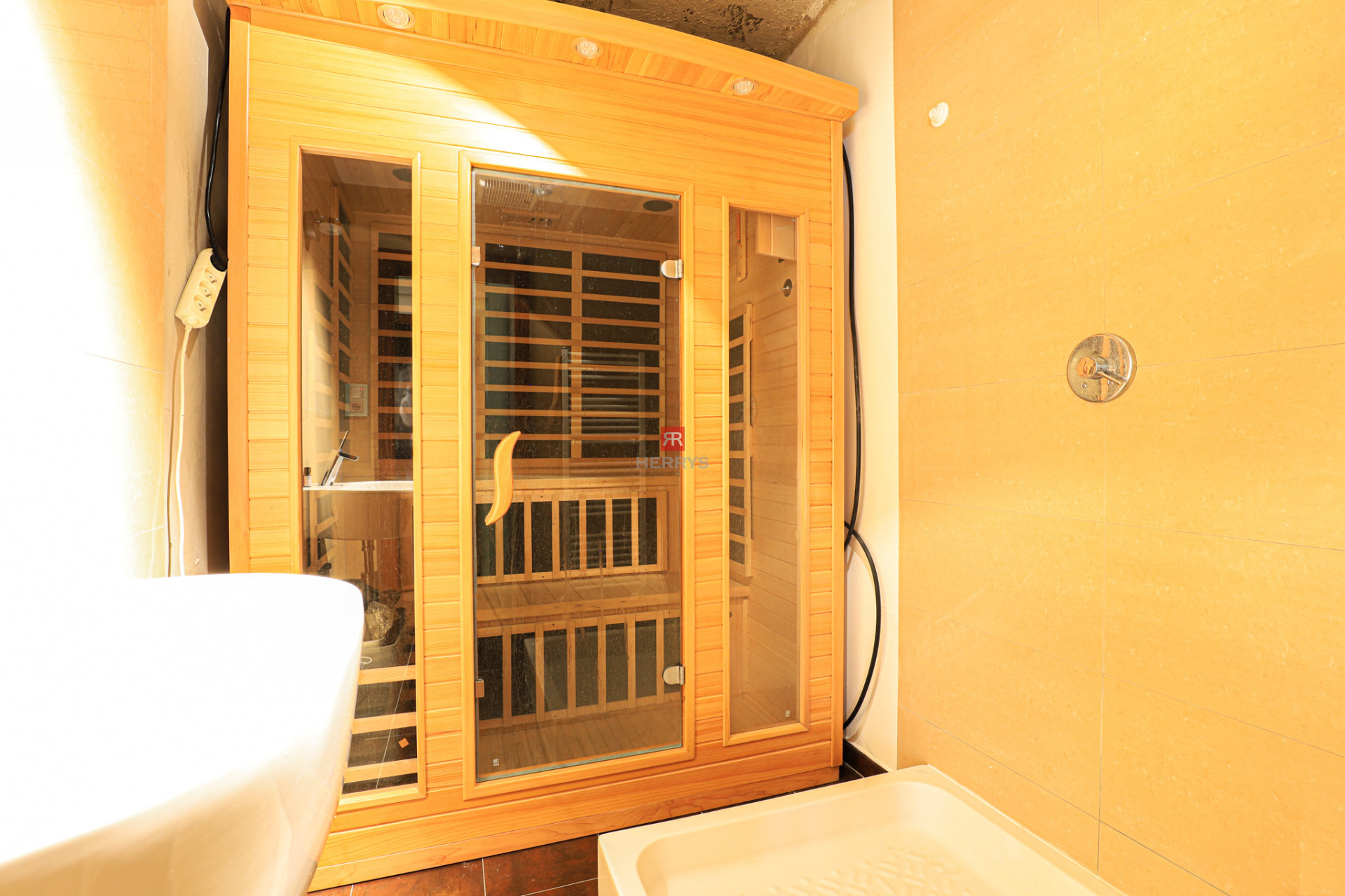 HERRYS - Prenájom priestrannej rodinnej vily s garážou v uzavretom areáli pri lesoparku