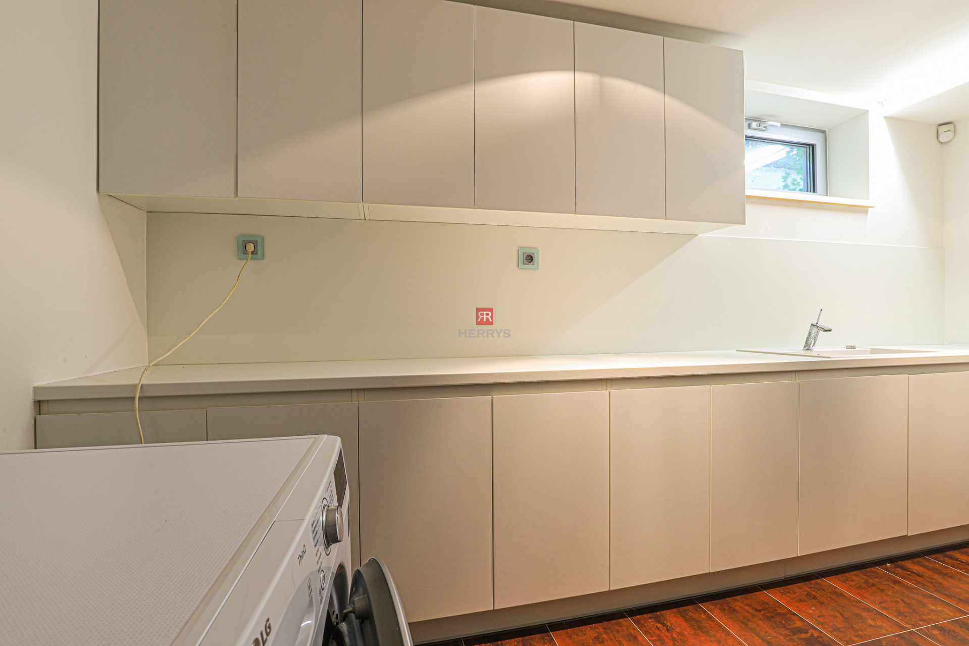 HERRYS - Prenájom priestrannej rodinnej vily s garážou v uzavretom areáli pri lesoparku