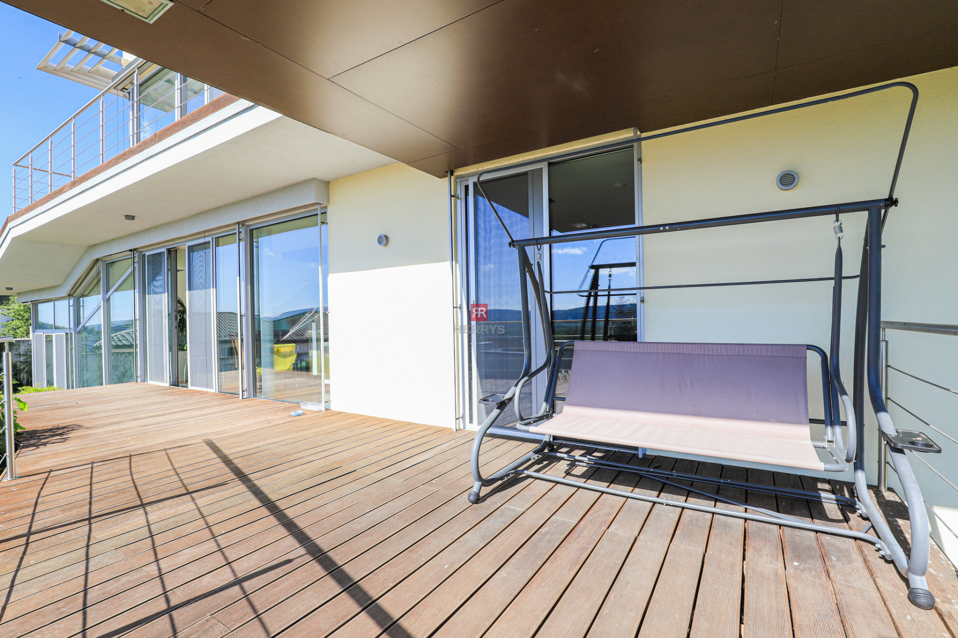 HERRYS - Prenájom priestrannej rodinnej vily s garážou v uzavretom areáli pri lesoparku