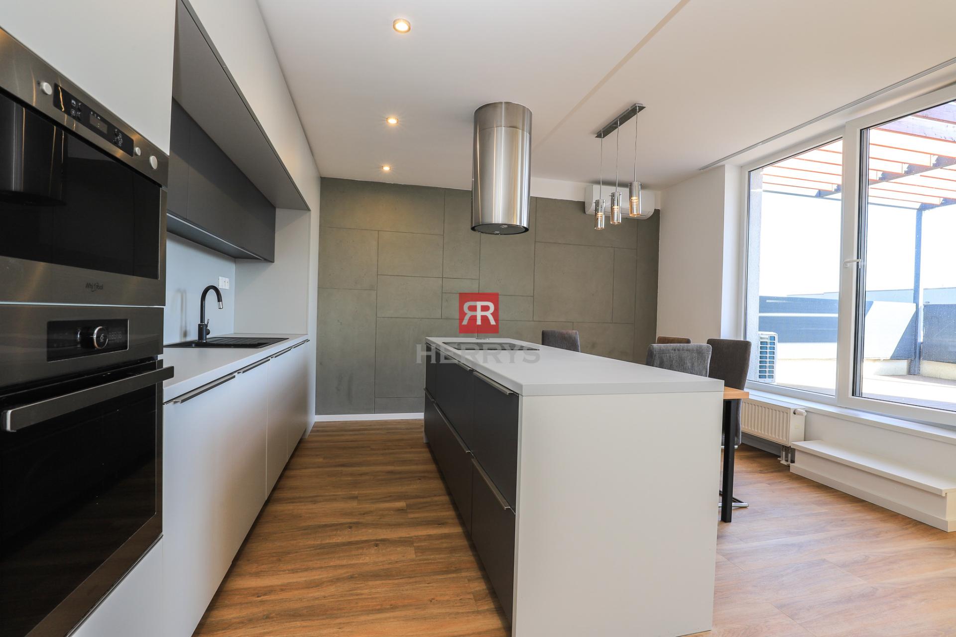 HERRYS - Na prenájom priestranný 4-izbový byt v novostavbe s terasou