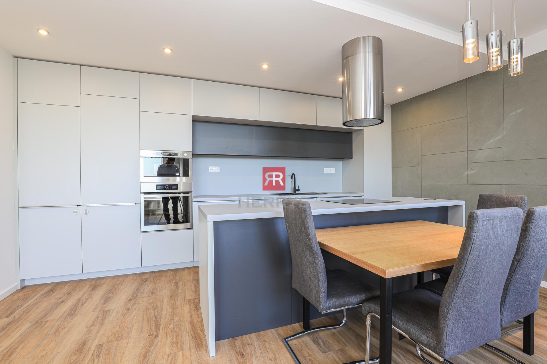 HERRYS - Na prenájom priestranný 4-izbový byt v novostavbe s terasou