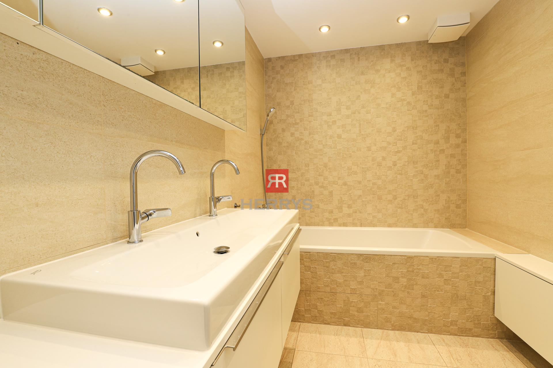 HERRYS - Na prenájom priestranný 4-izbový byt v novostavbe s terasou