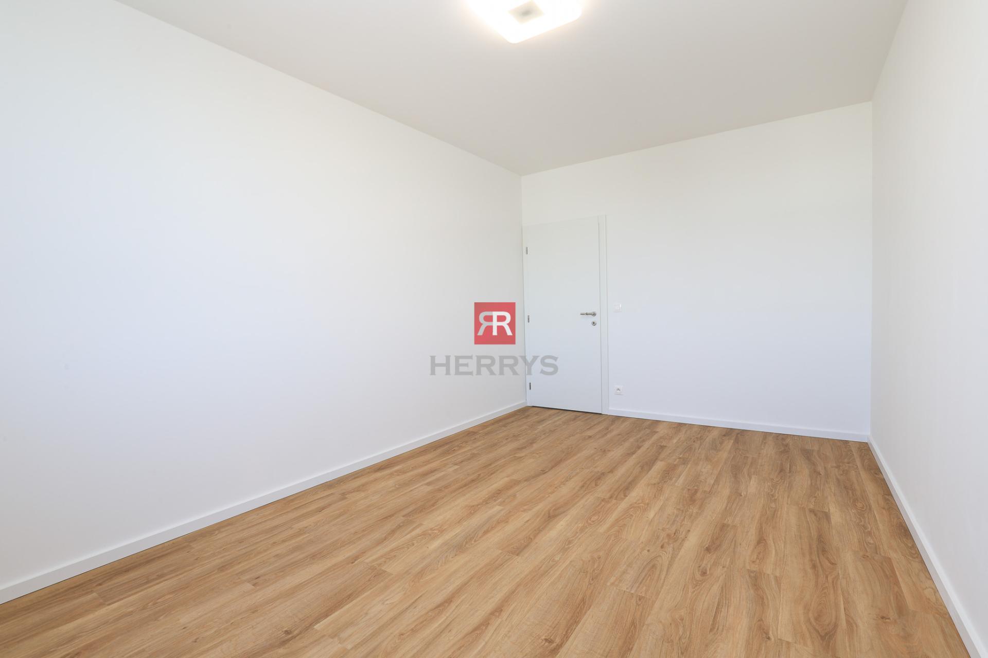 HERRYS - Na prenájom priestranný 4-izbový byt v novostavbe s terasou