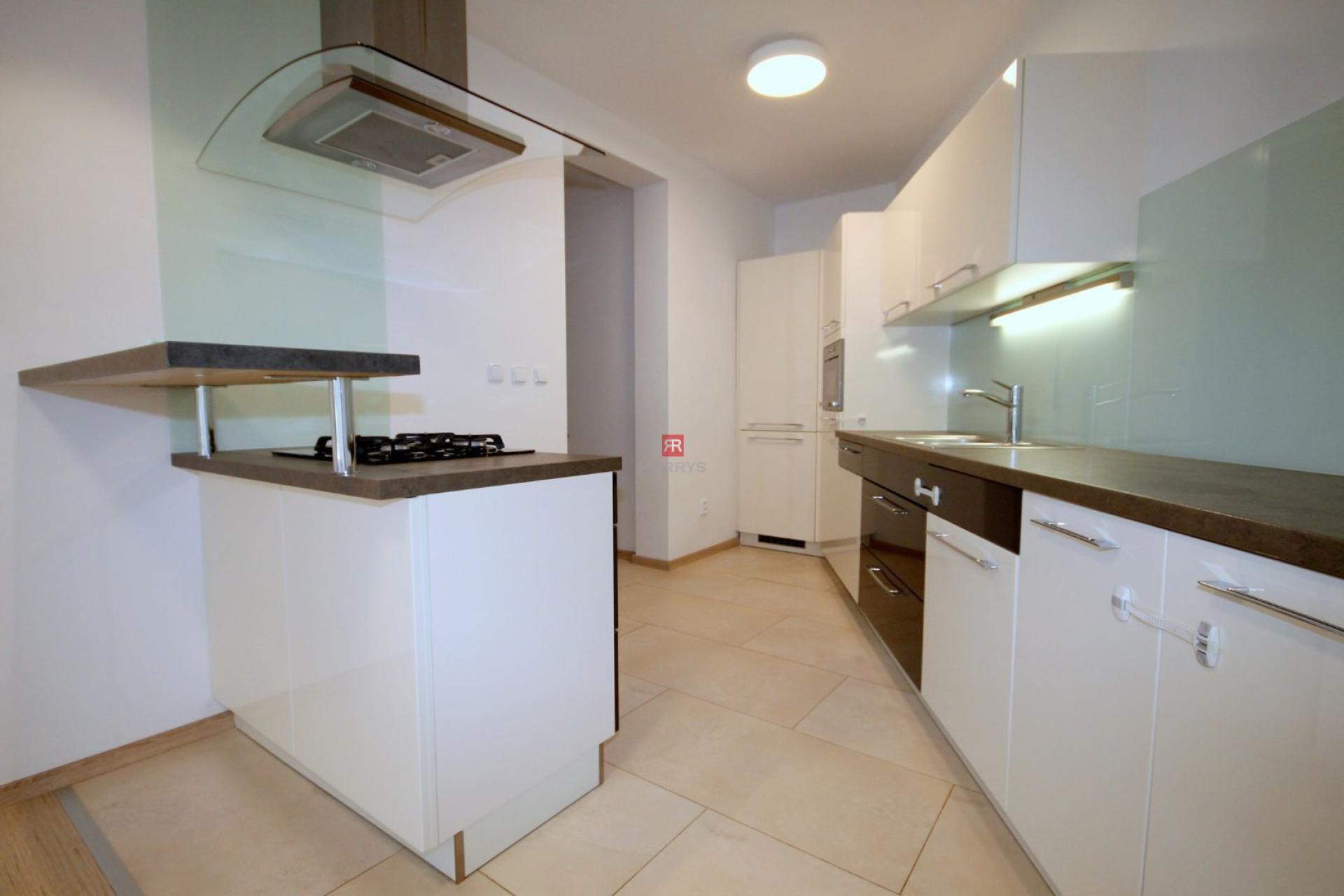 HERRYS - Na prenájom nadštandardný 6-izbový dom v súkromi v Záhorskej Bystrici