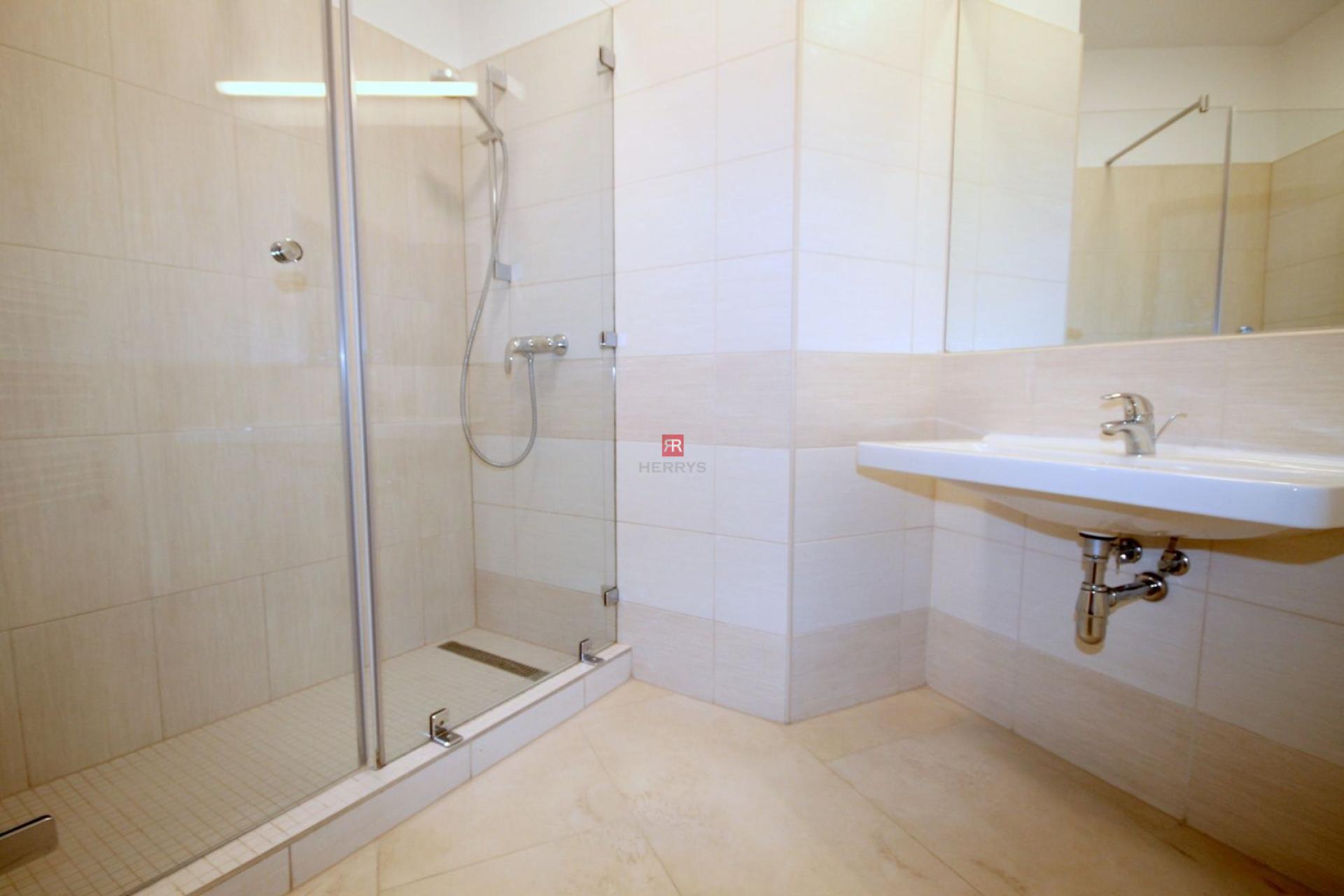 HERRYS - Na prenájom nadštandardný 6-izbový dom v súkromi v Záhorskej Bystrici