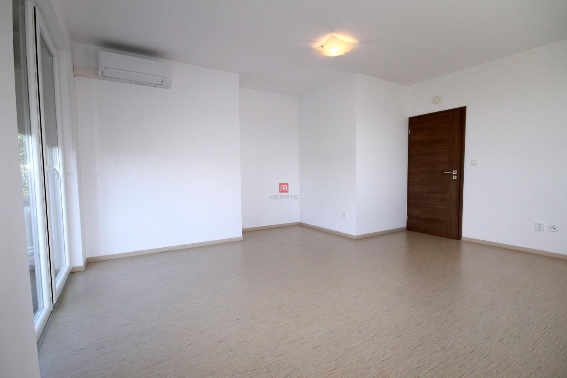 HERRYS - Na prenájom nadštandardný 6-izbový dom v súkromi v Záhorskej Bystrici