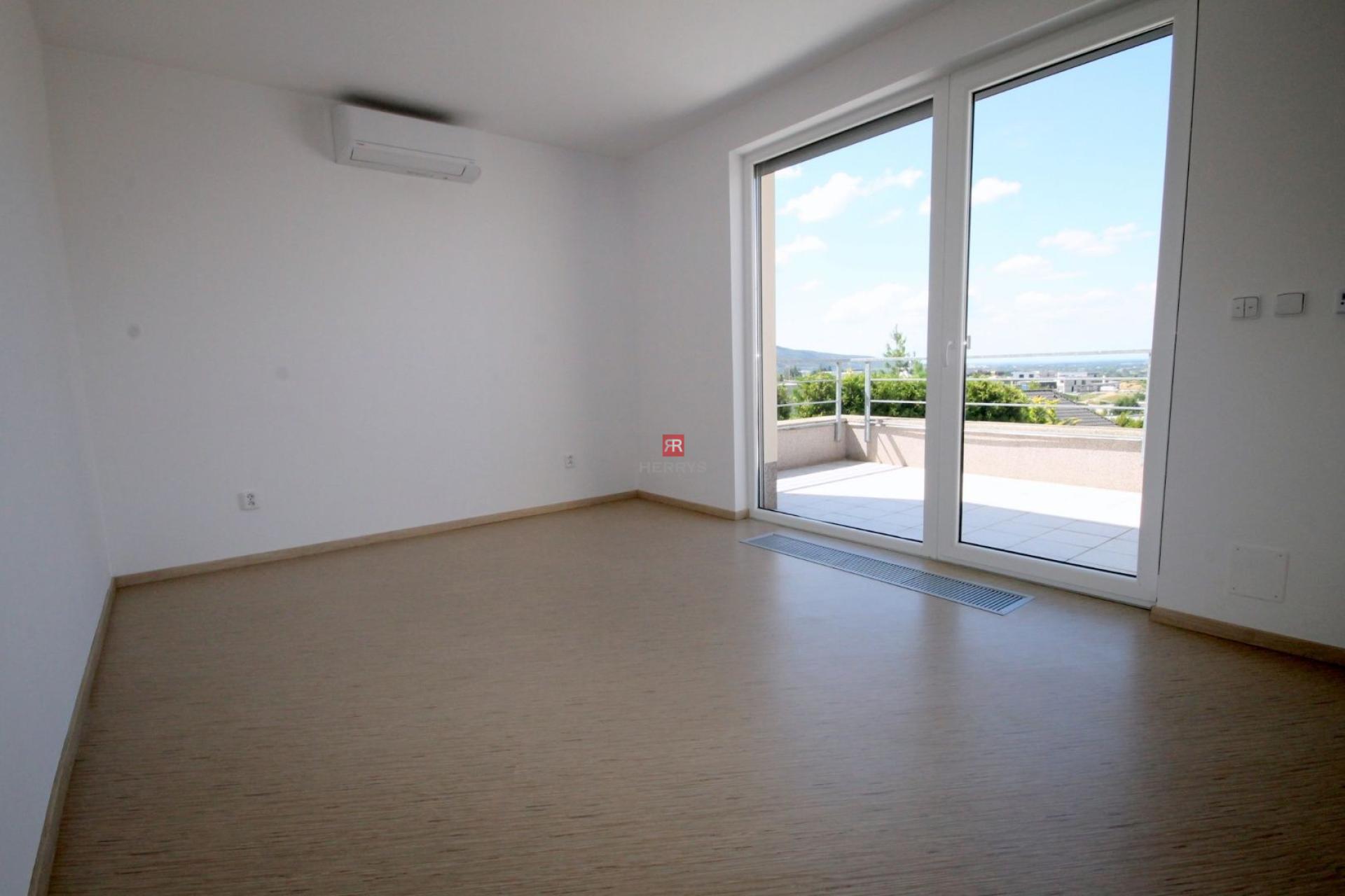 HERRYS - Na prenájom nadštandardný 6-izbový dom v súkromi v Záhorskej Bystrici