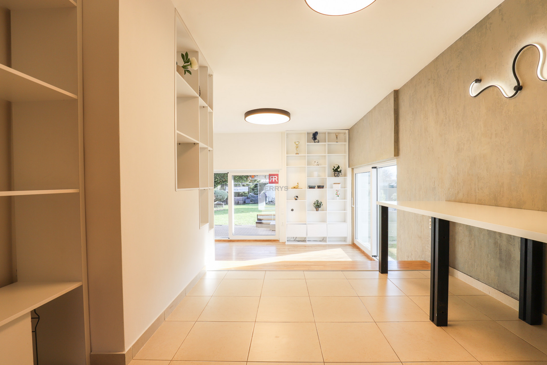 HERRYS - Na predaj priestranný 6-izbový rodinný dom vo Vajnoroch