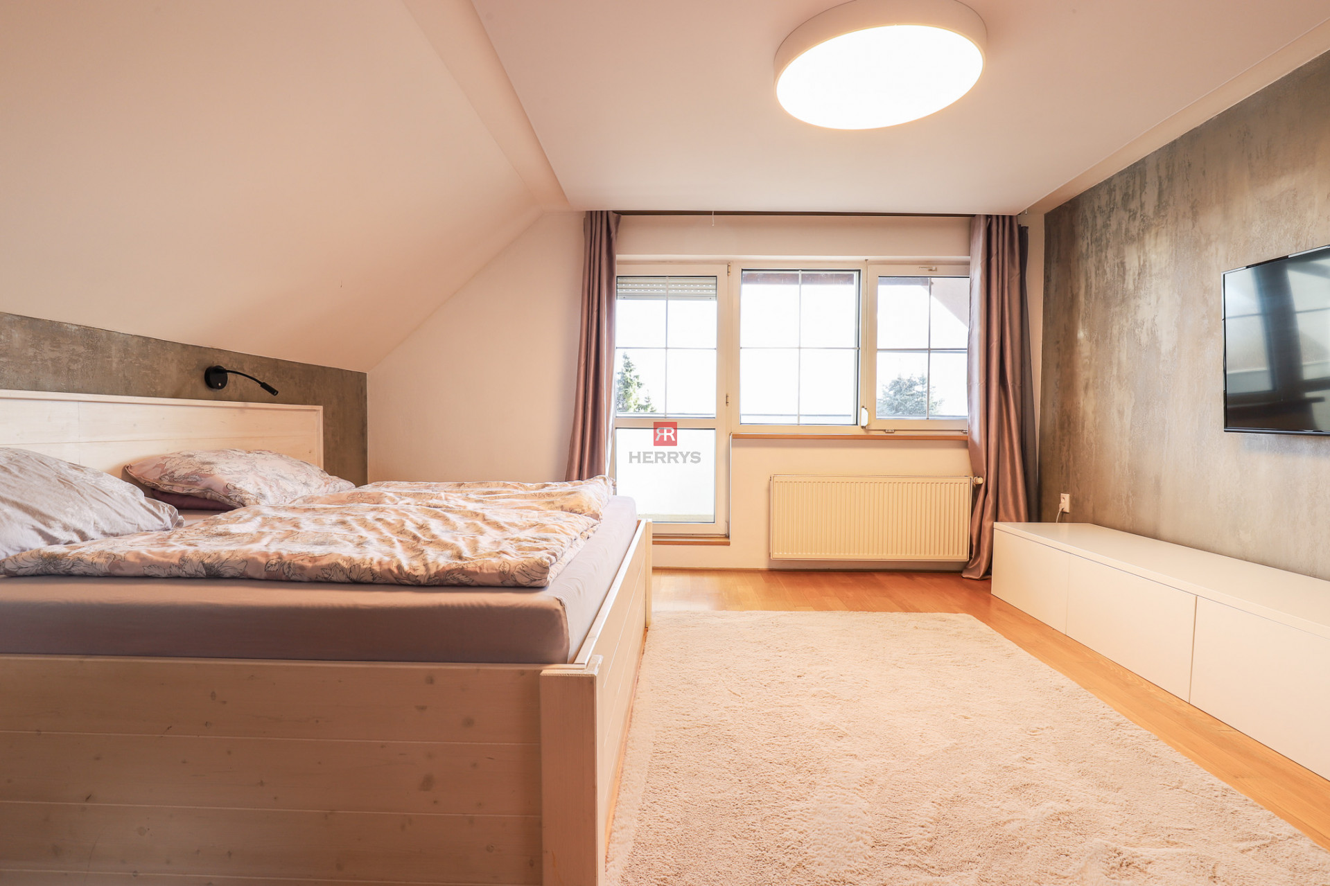 HERRYS - Na predaj priestranný 6-izbový rodinný dom vo Vajnoroch