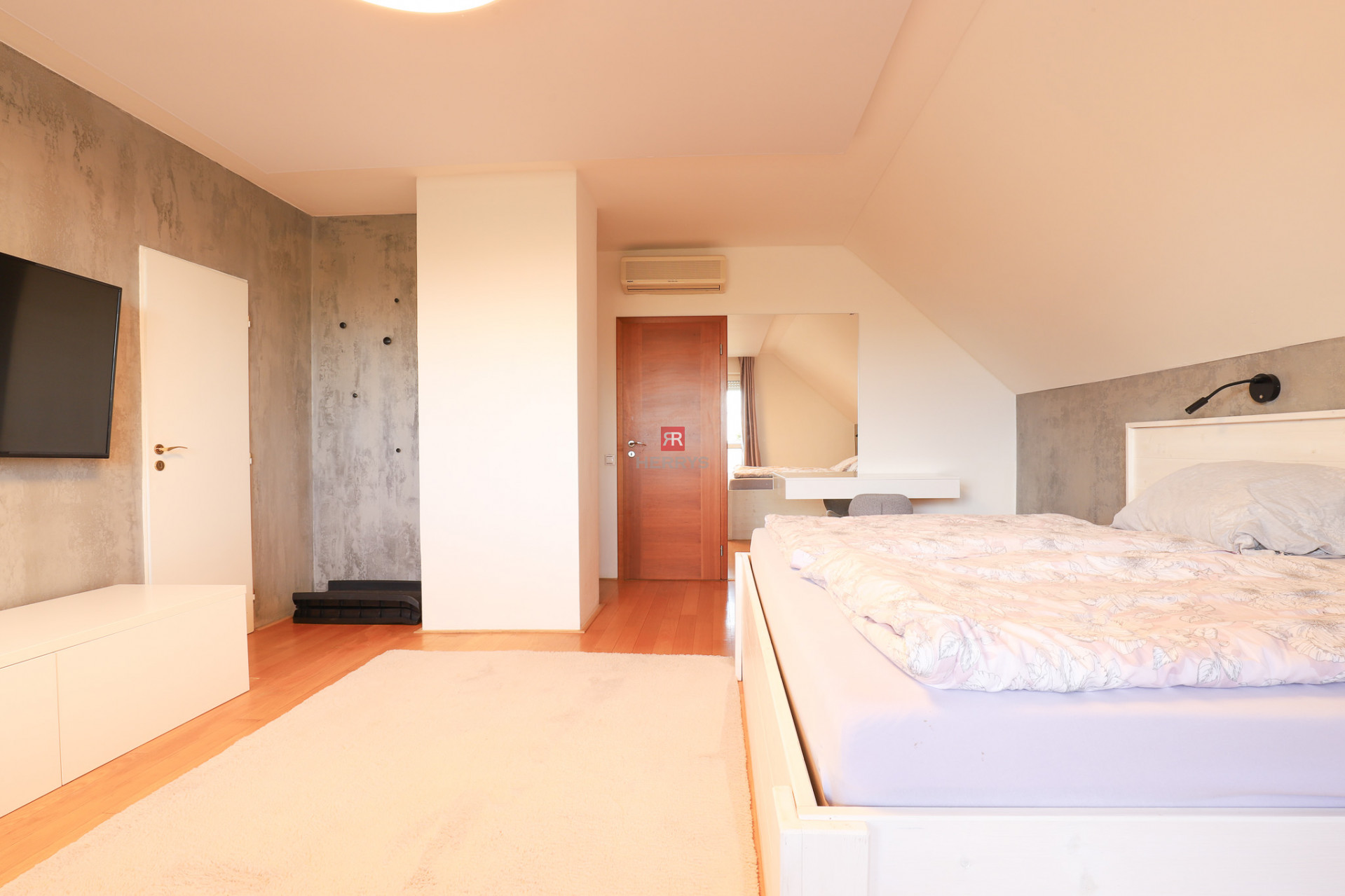 HERRYS - Na predaj priestranný 6-izbový rodinný dom vo Vajnoroch