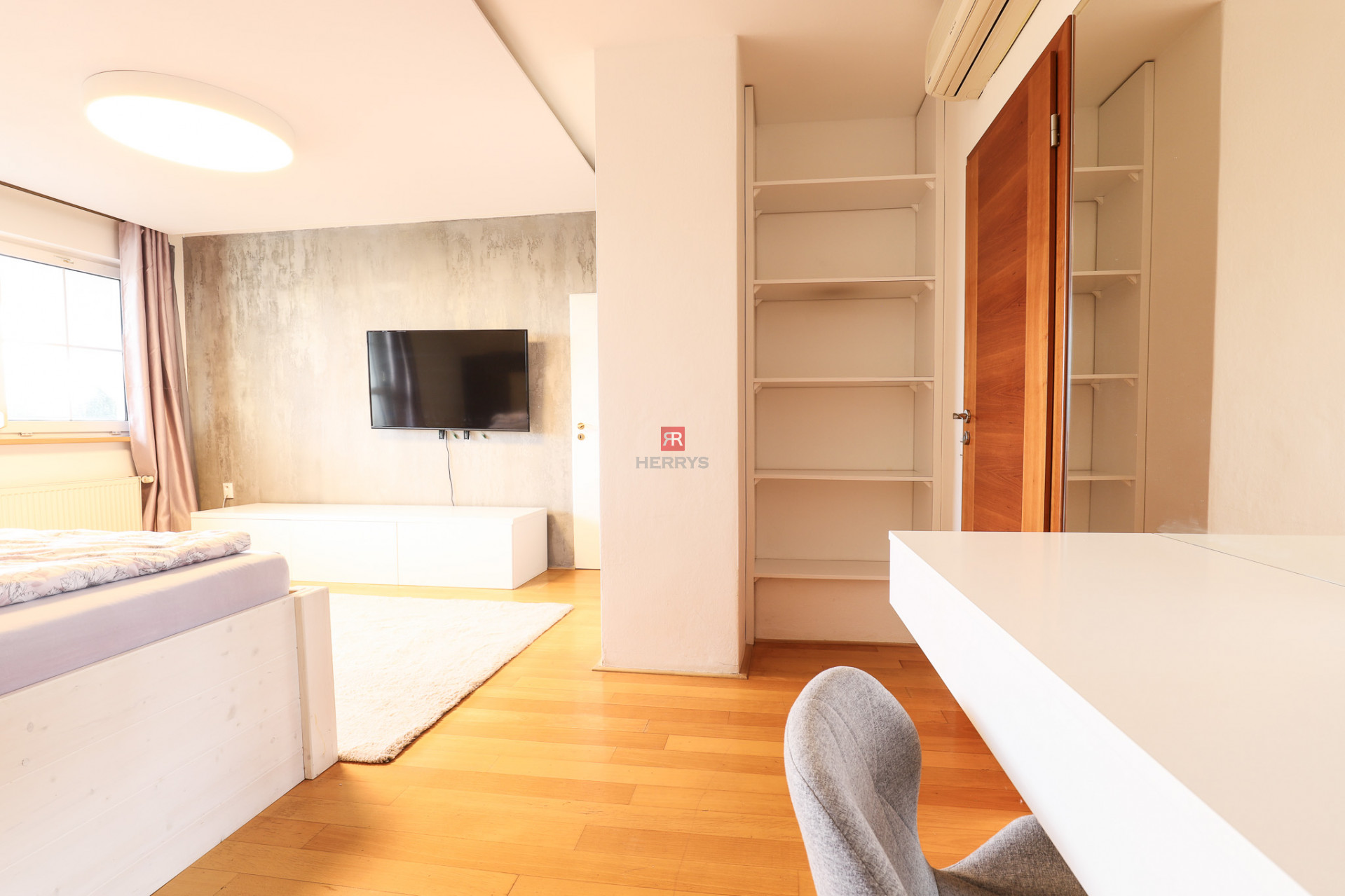 HERRYS - Na predaj priestranný 6-izbový rodinný dom vo Vajnoroch