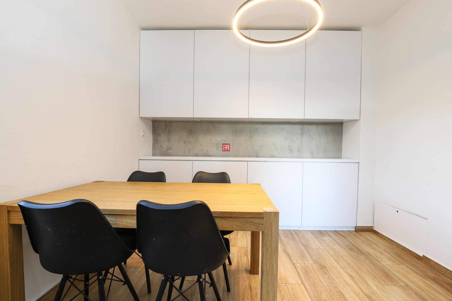 HERRYS - Na predaj priestranný 6-izbový rodinný dom vo Vajnoroch