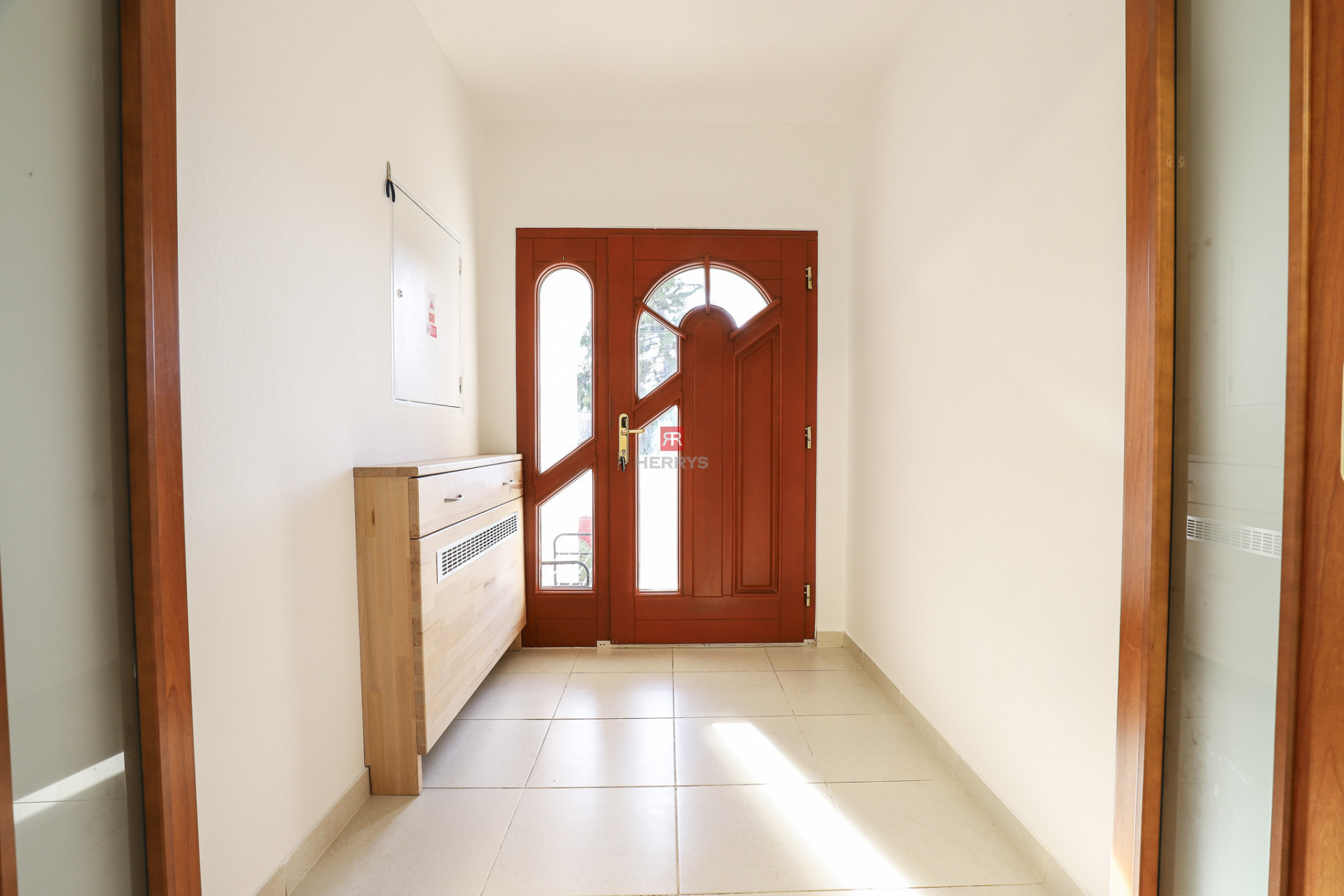 HERRYS - Na predaj priestranný 6-izbový rodinný dom vo Vajnoroch