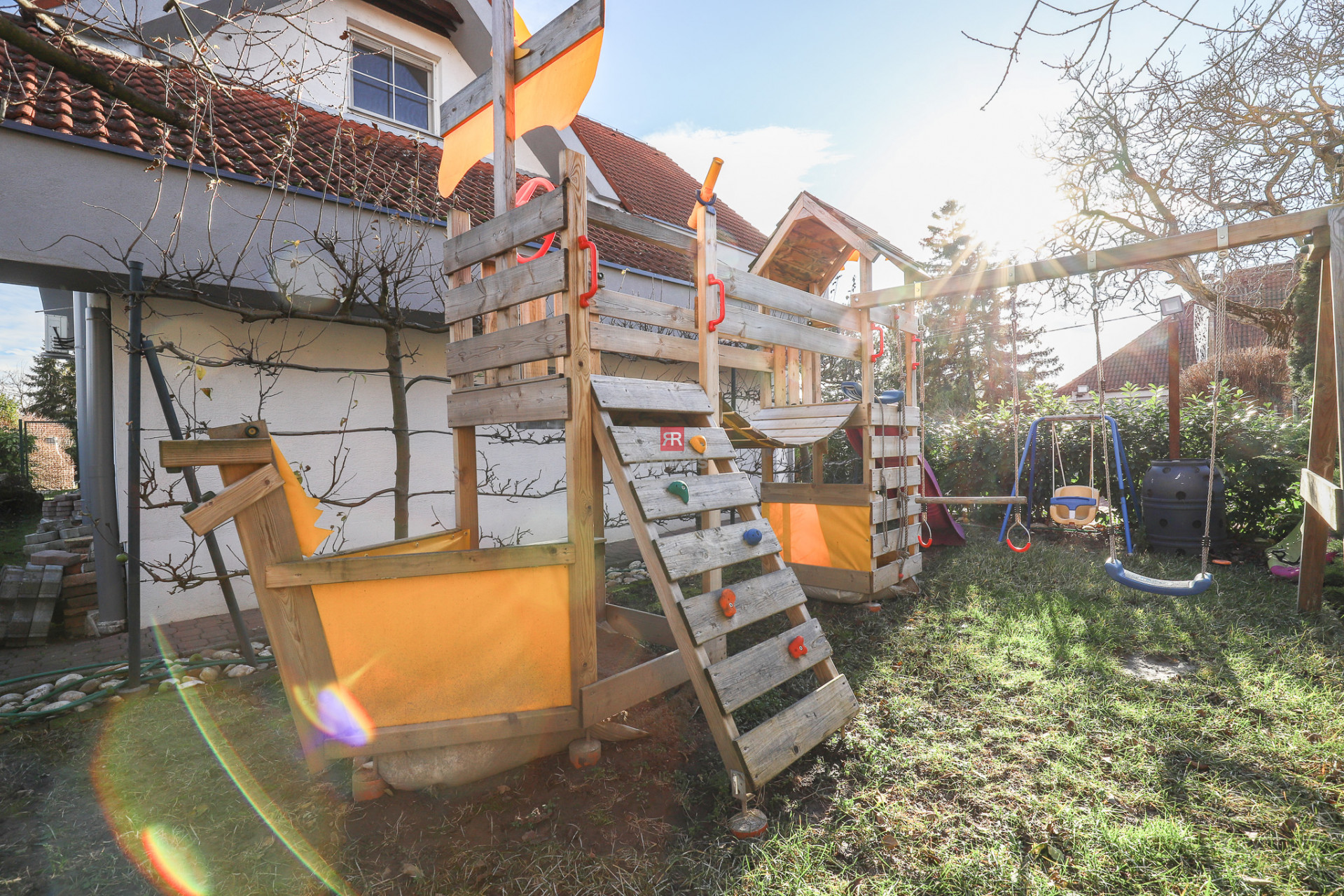 HERRYS - Na predaj priestranný 6-izbový rodinný dom vo Vajnoroch