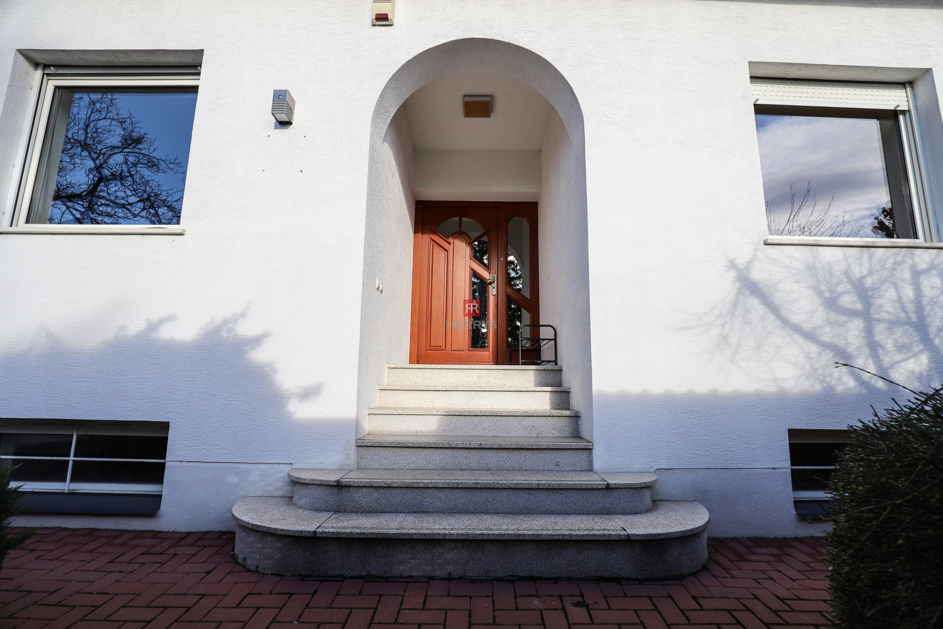 HERRYS - Na predaj priestranný 6-izbový rodinný dom vo Vajnoroch