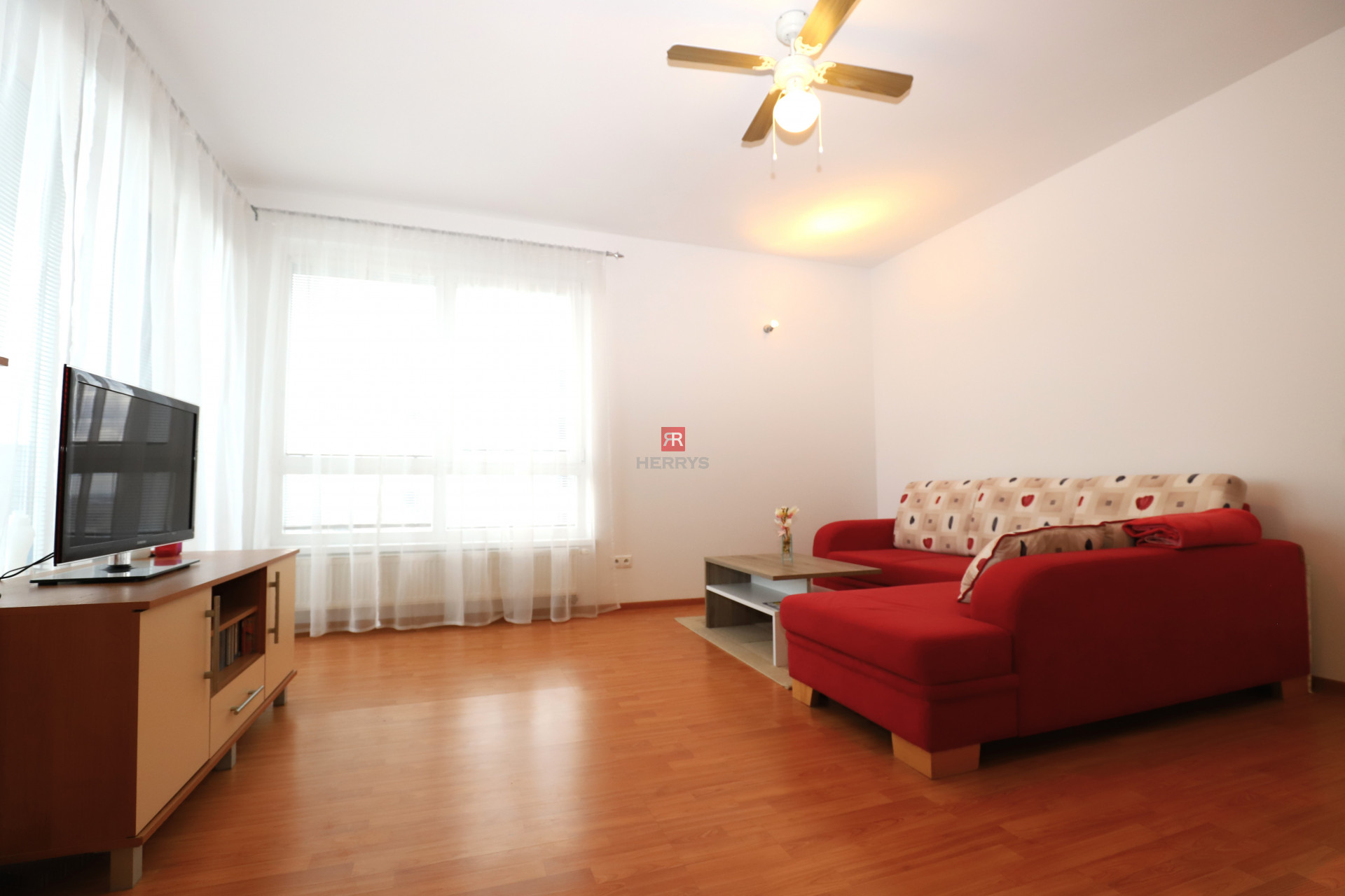 HERRYS - Na prenájom pekný 2 izbový byt s balkónom v Petržalke